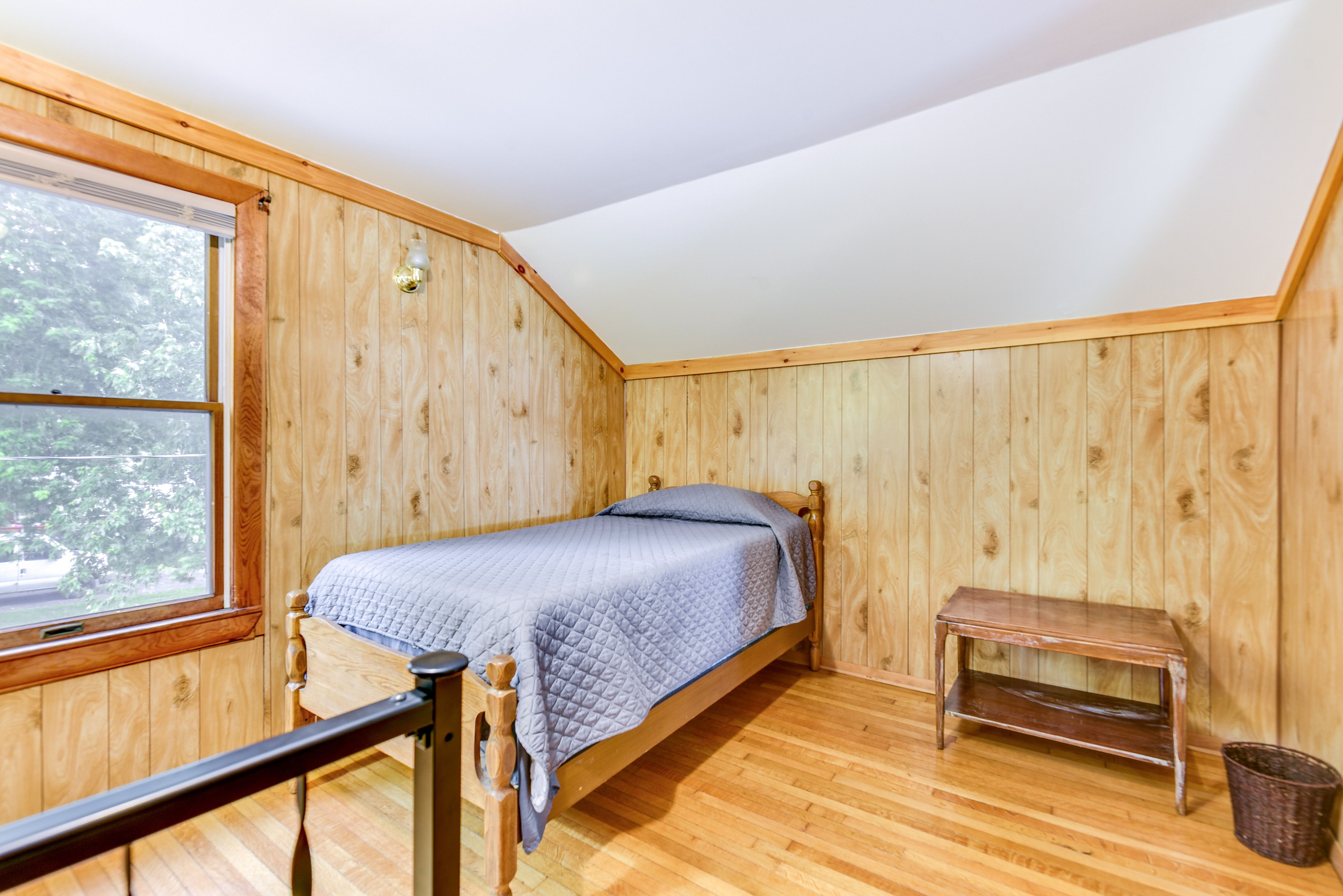 Loft | Twin Bed | 2nd Floor