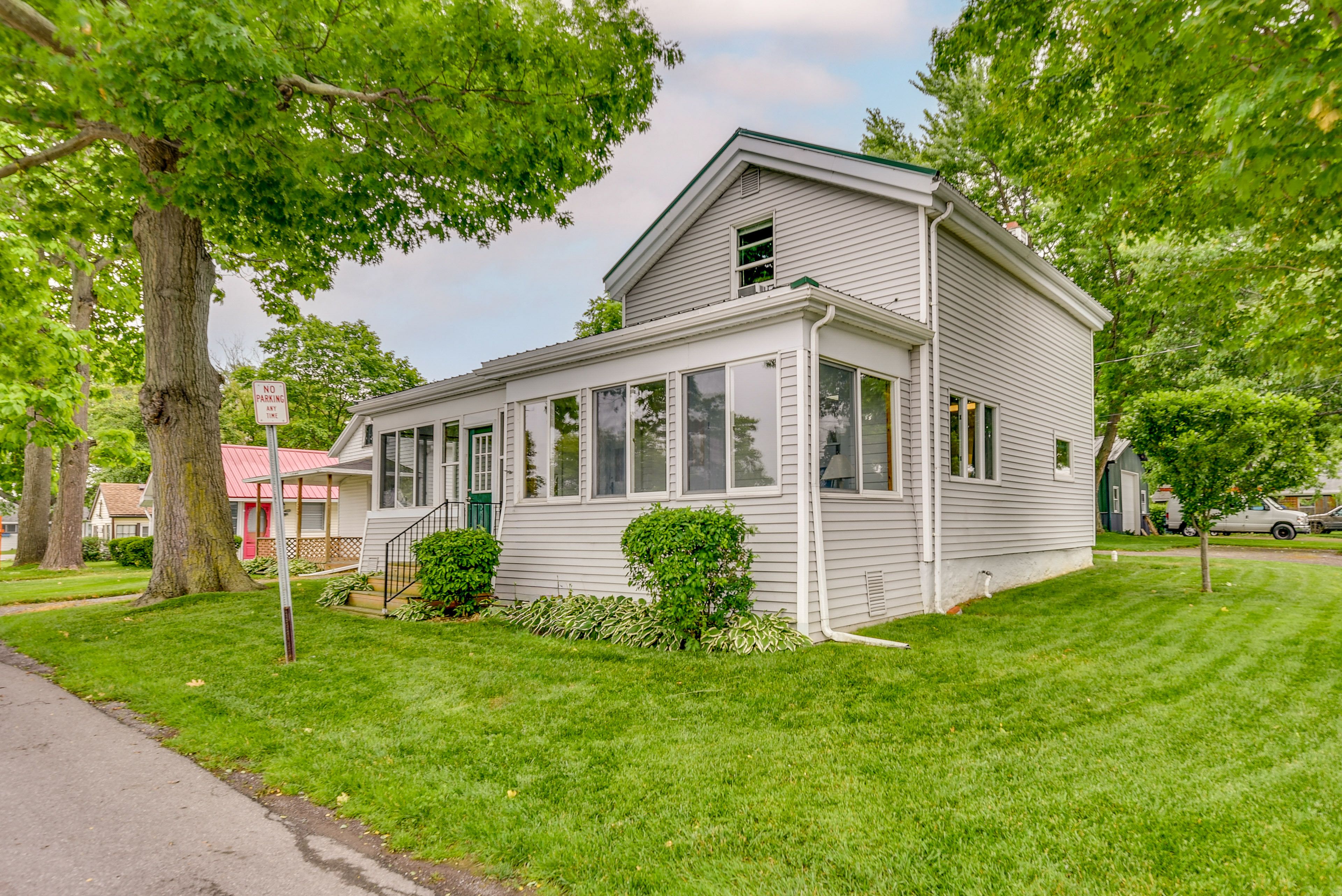 Kent Vacation Rental | 2BR | 1BA | Stairs Required | 1,200 Sq Ft