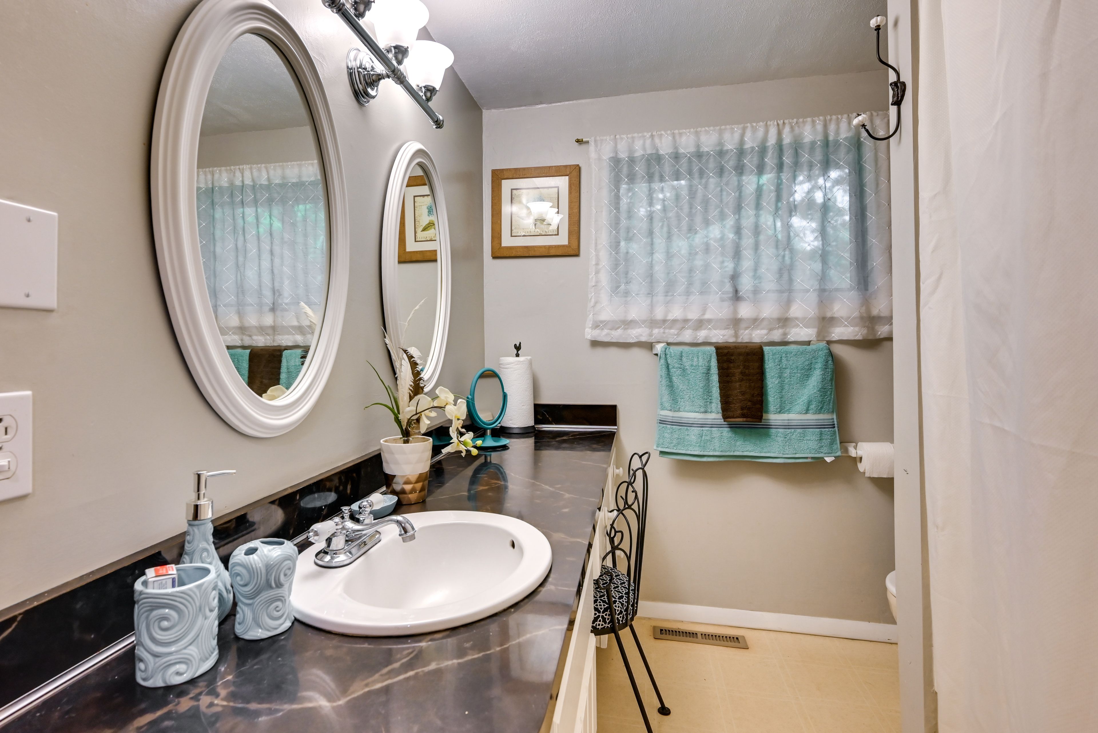 Full Bathroom