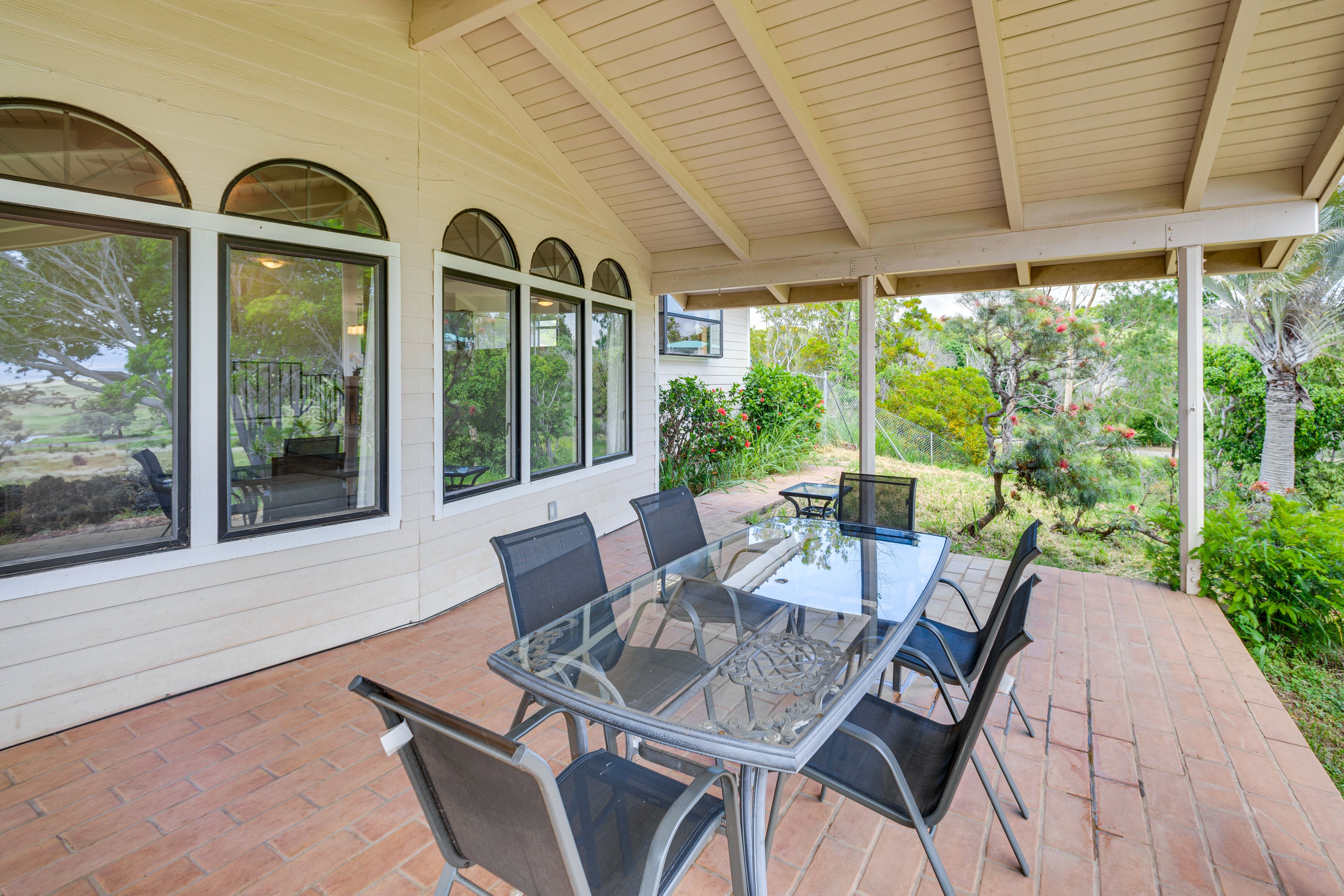 Exterior | Covered Lanai | Outdoor Dining | Mountain Views | 4-Acre Property