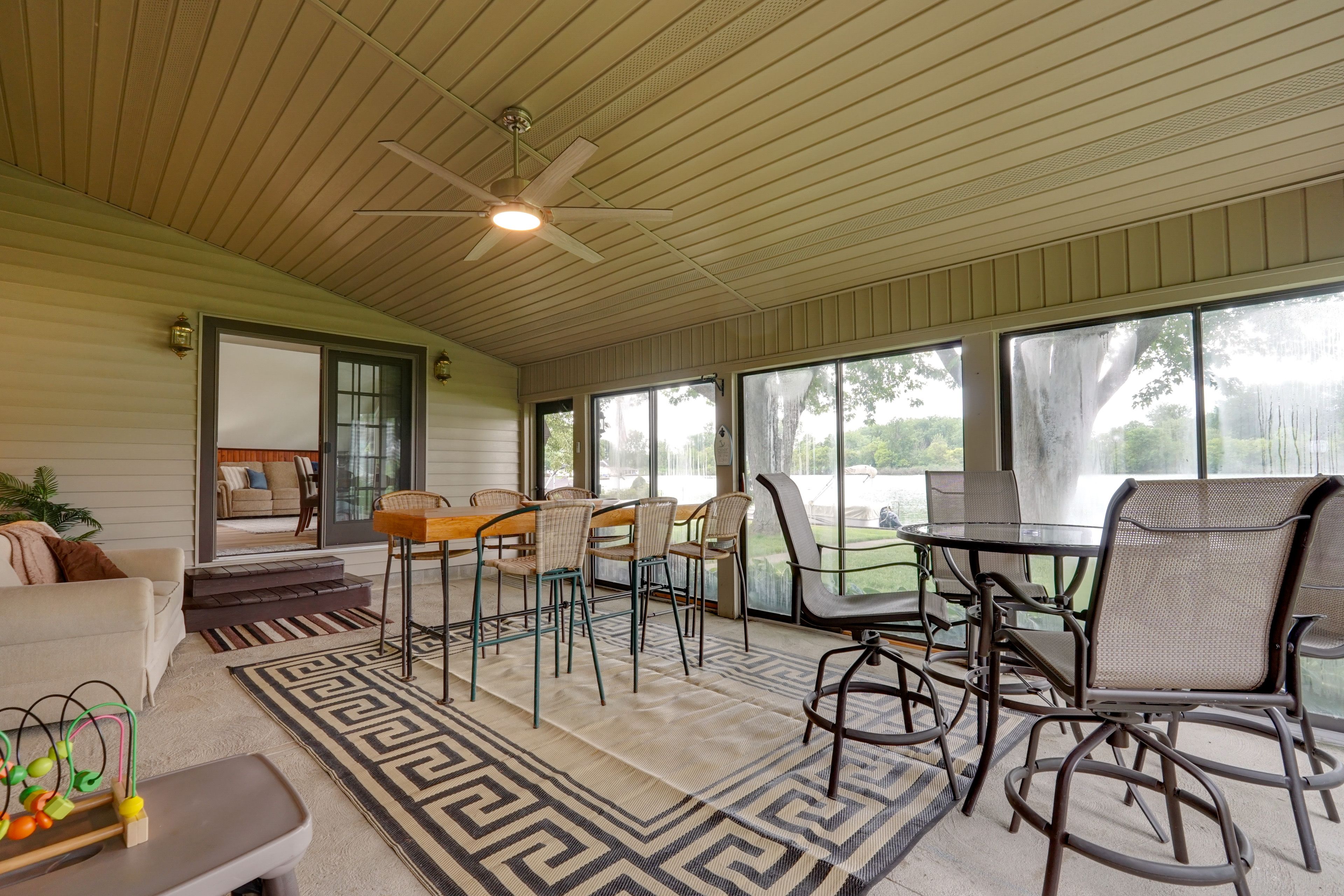 Sunroom | Dining Areas | Dishware/Flatware | Trash Bags/Paper Towels