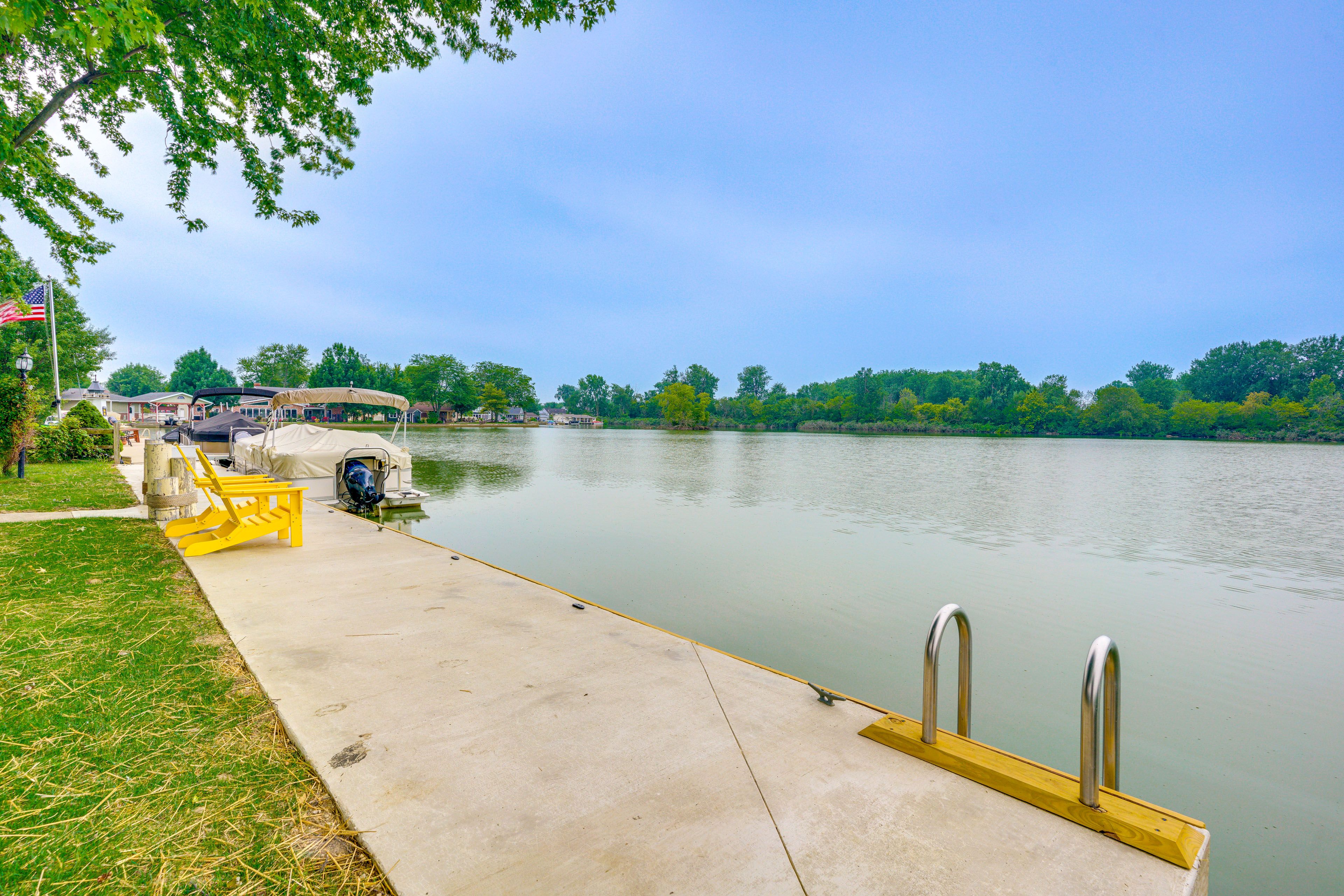 Lakefront | Free WiFi