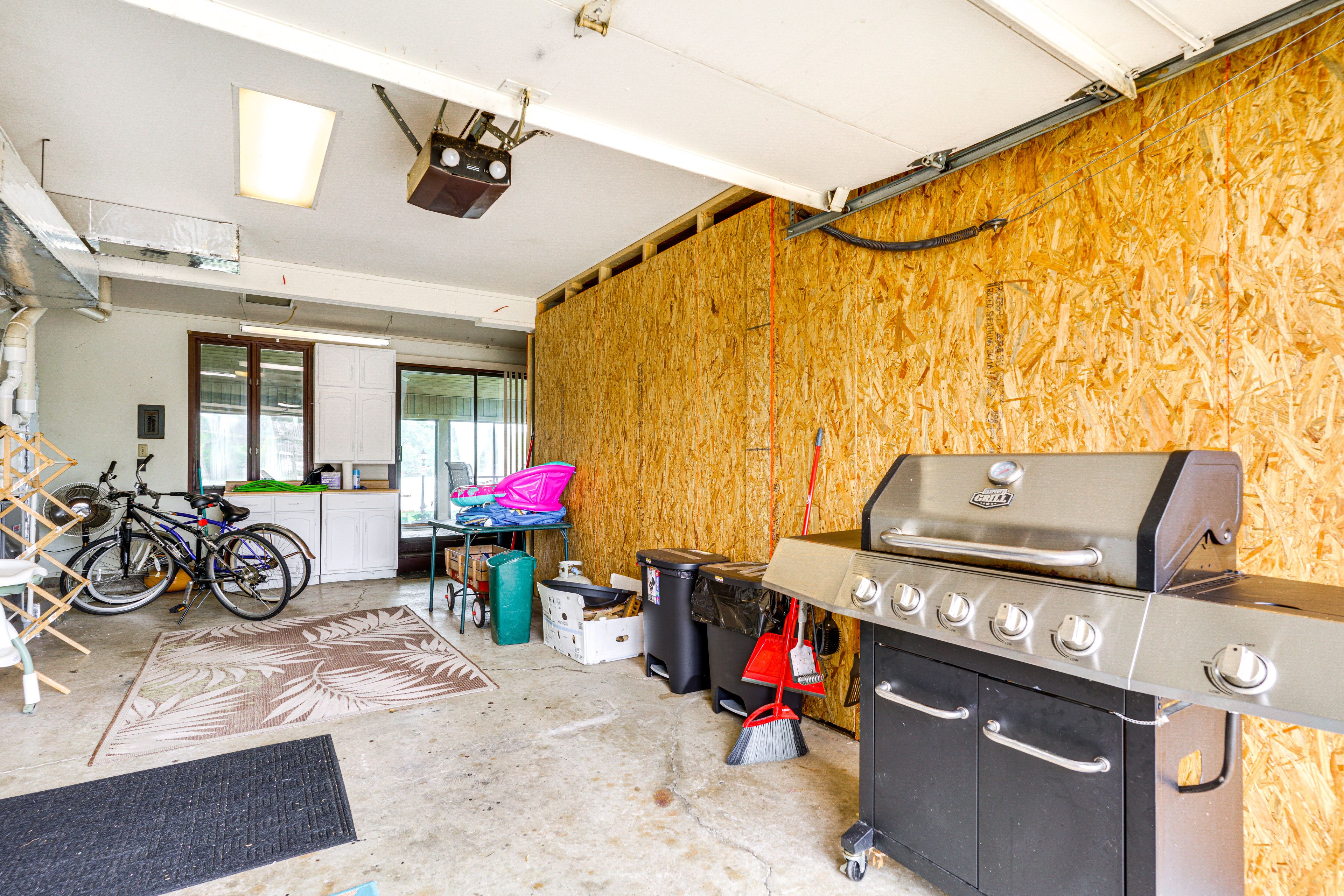 Garage | Bikes | Grill