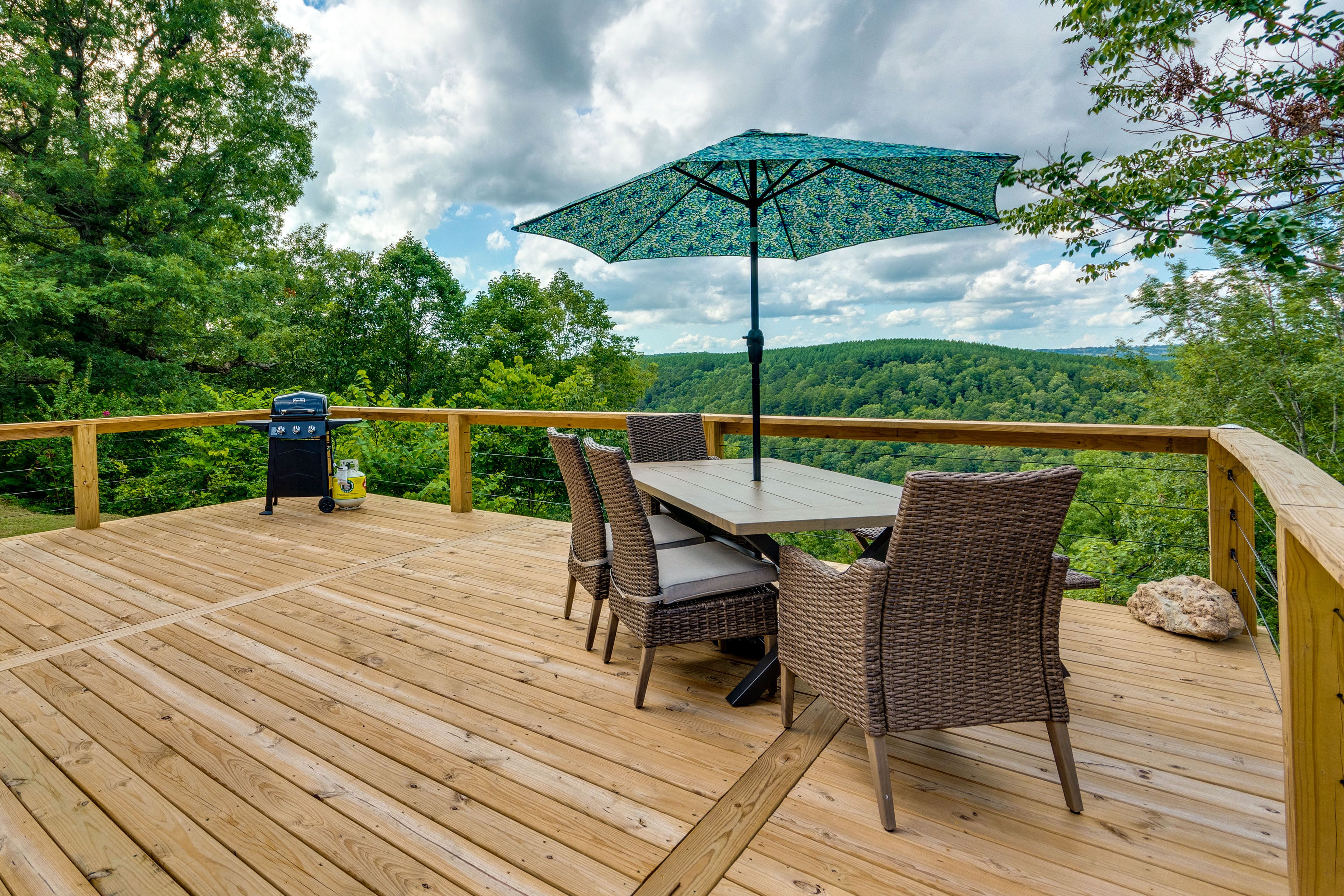 Searcy Vacation Rental | 2BR | 1BA | Stairs Required | 1,056 Sq Ft