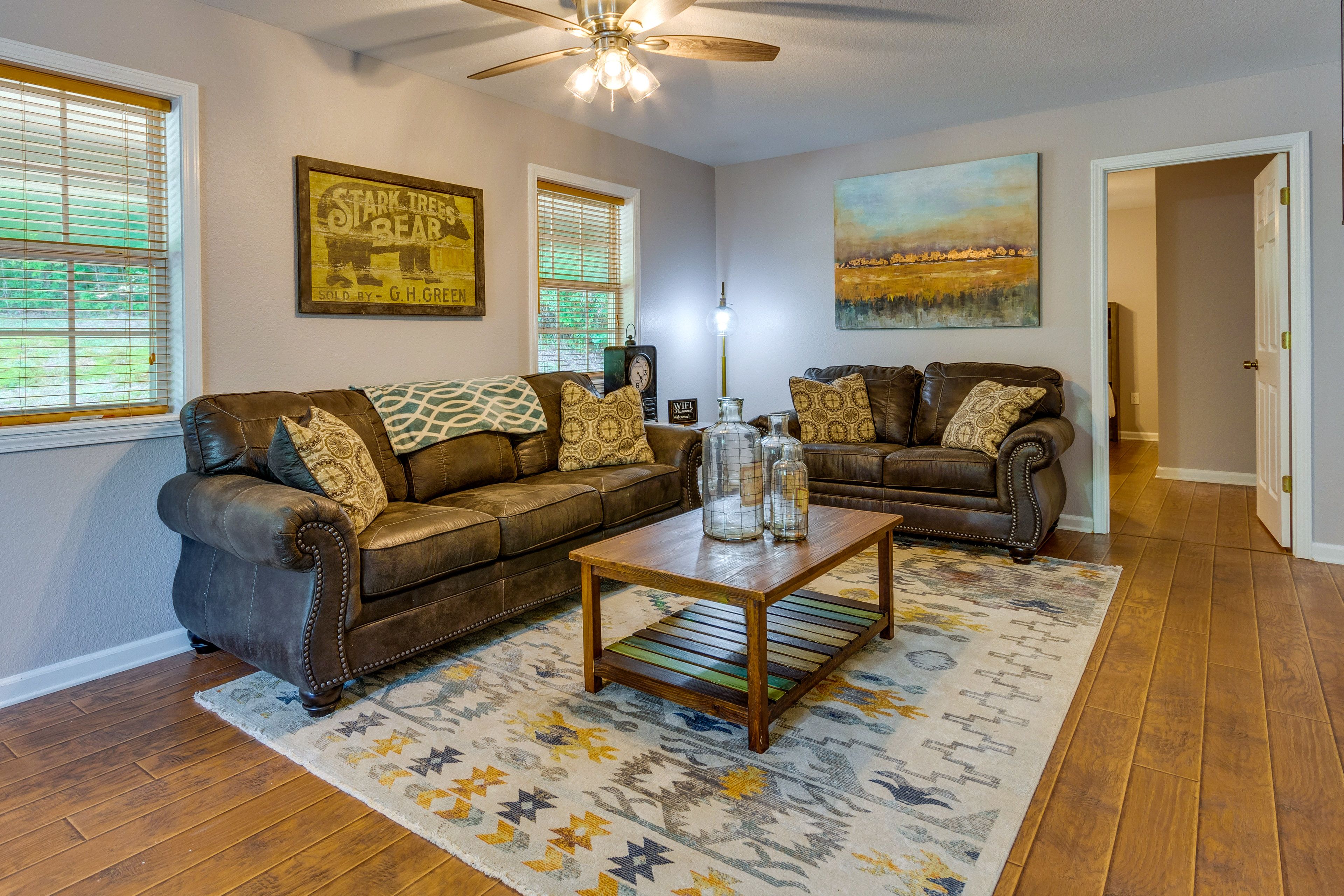 Living Area | Smart TV | Board Games