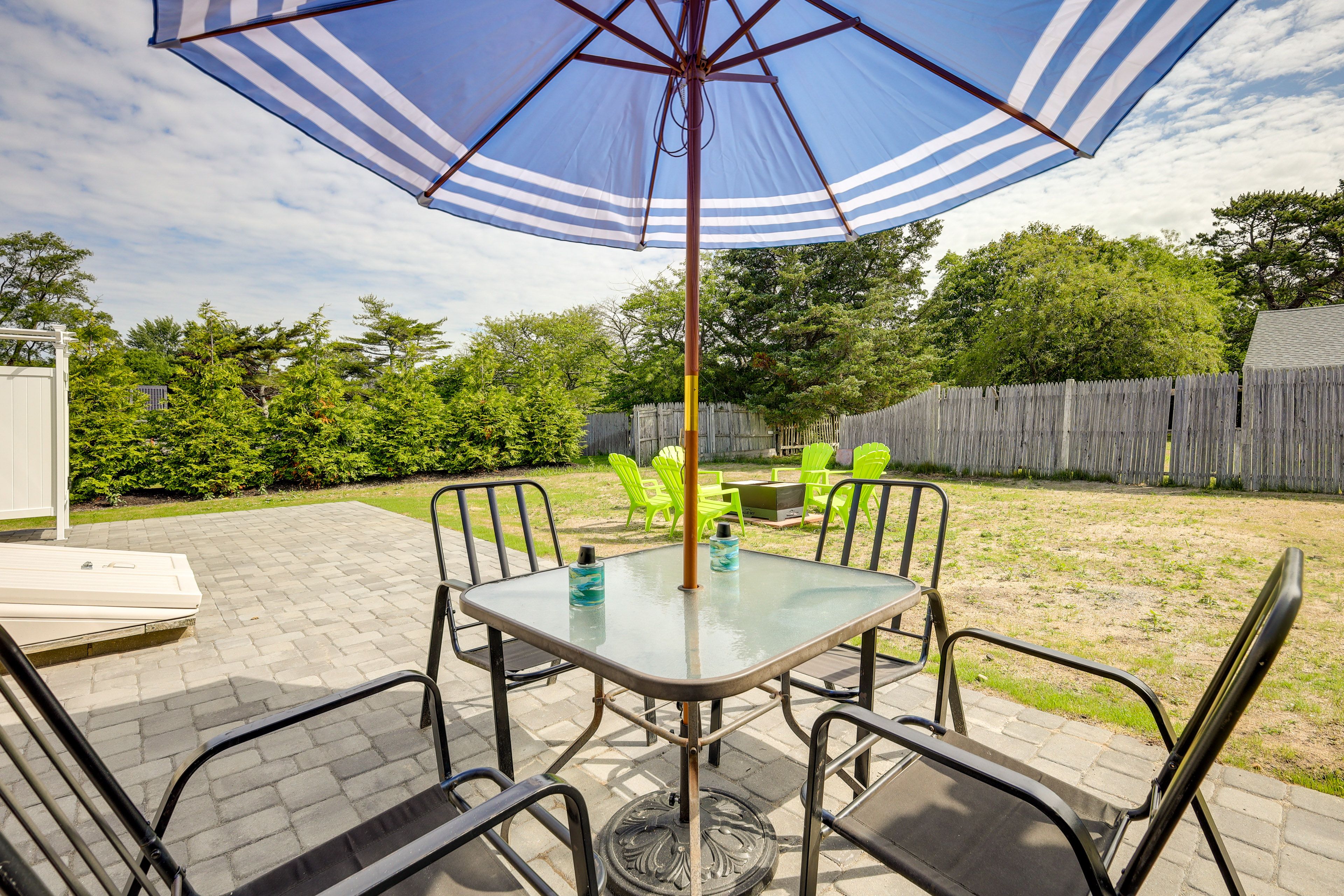 Patio | Private Yard