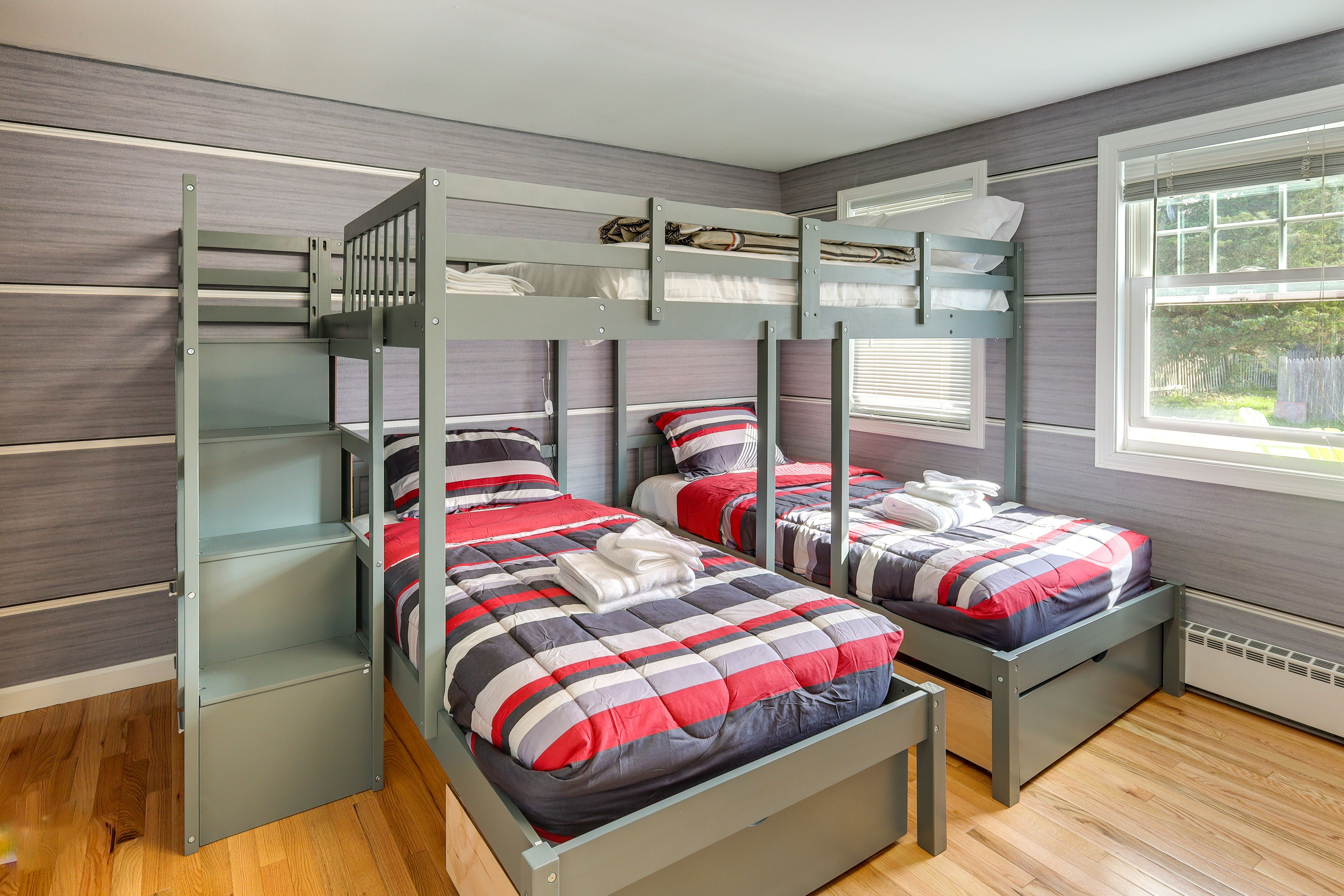 Bedroom 2 | 2 Twin Beds | Lofted Full Bed