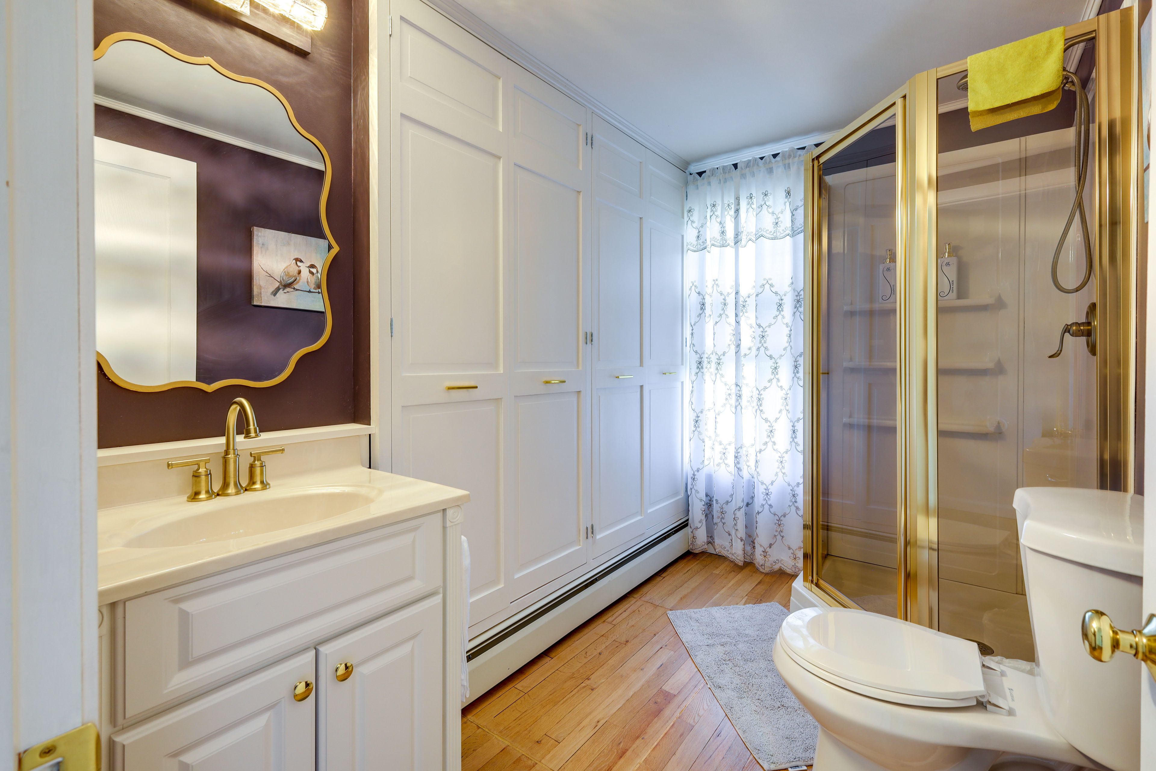 Full Bathroom | Complimentary Toiletries
