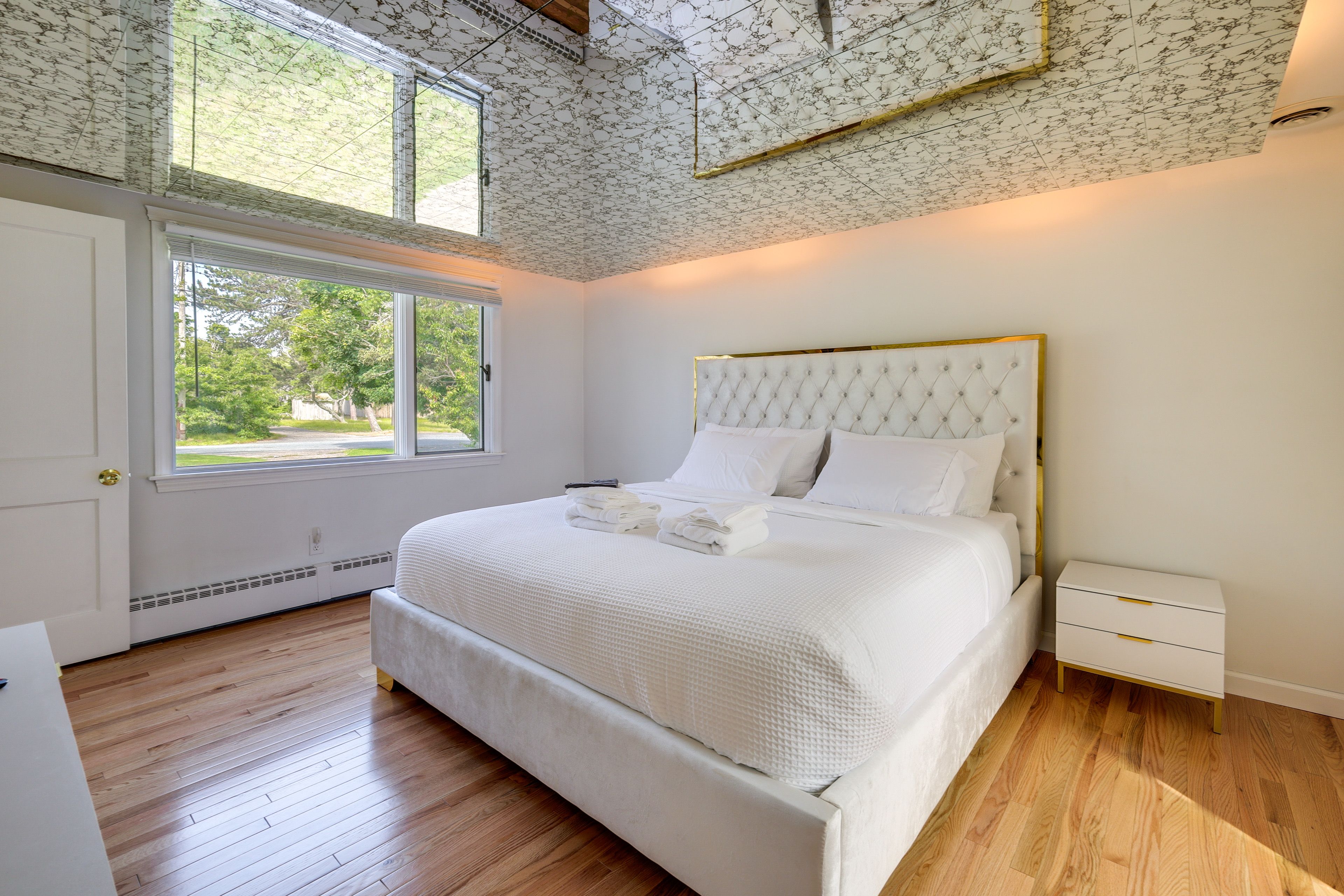 Bedroom 1 | King Bed | Linens Provided