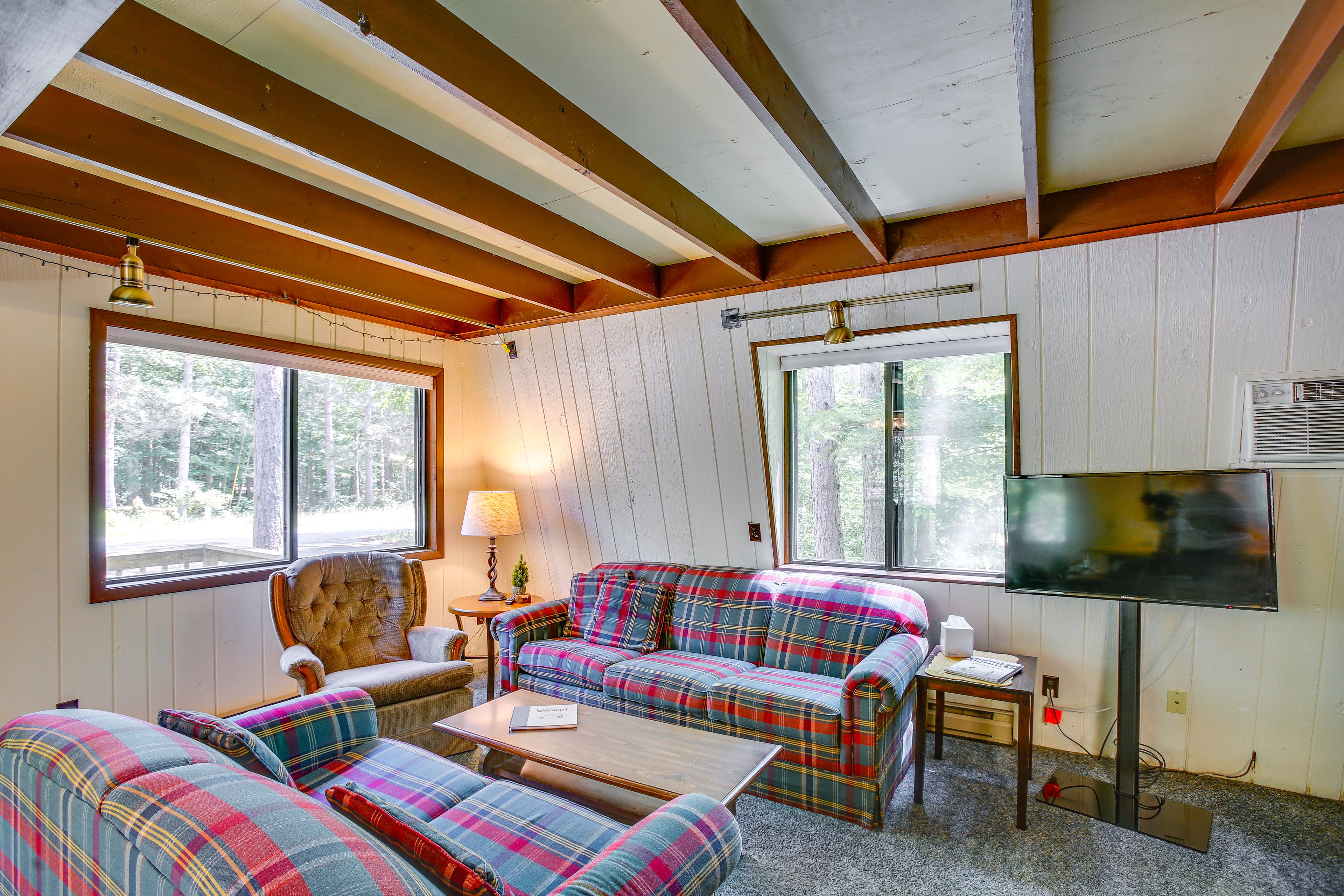Living Room | Free WiFi
