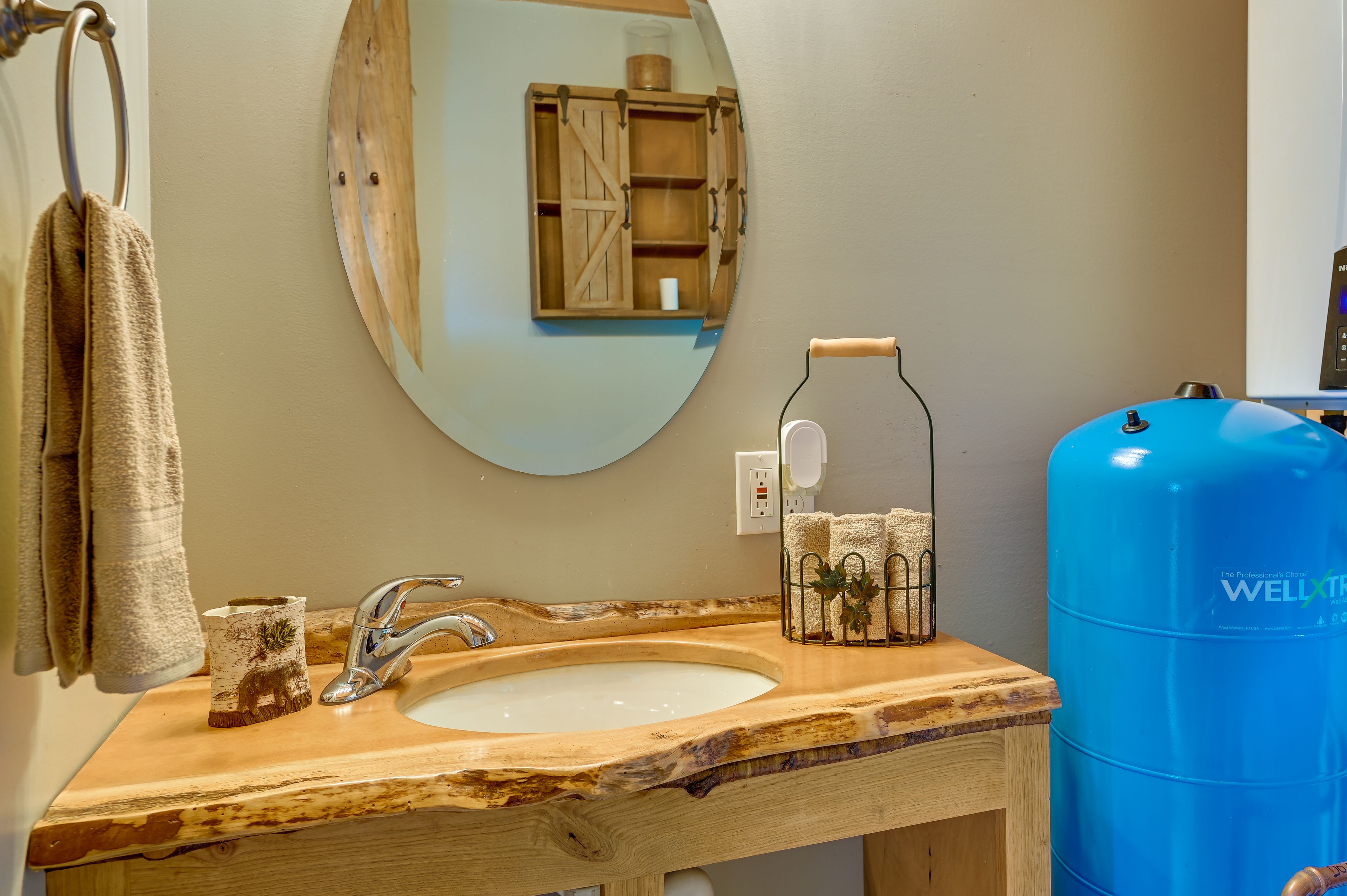Full Bathroom | Complimentary Toiletries