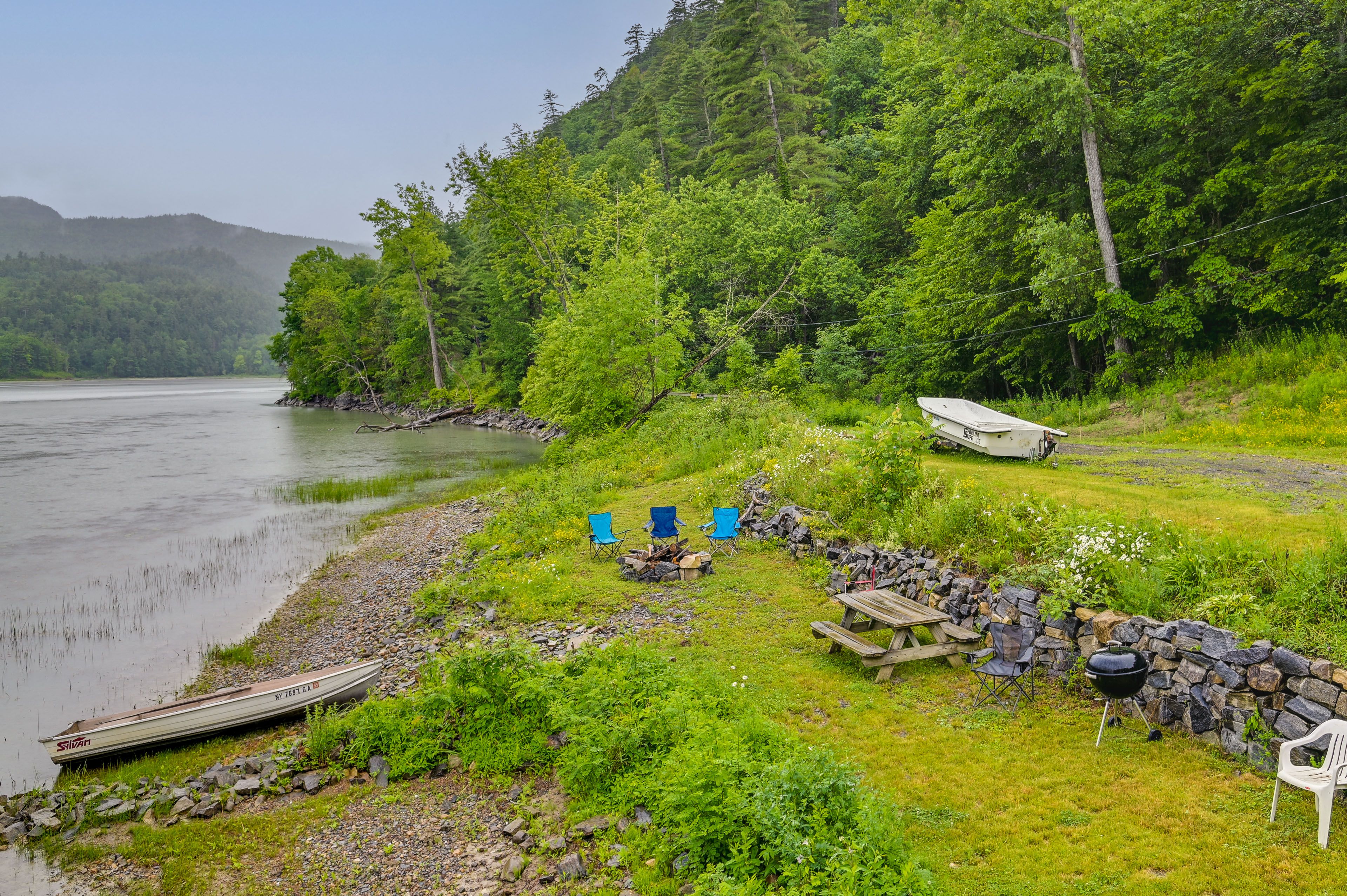 Waterfront Yard | Charcoal Grill