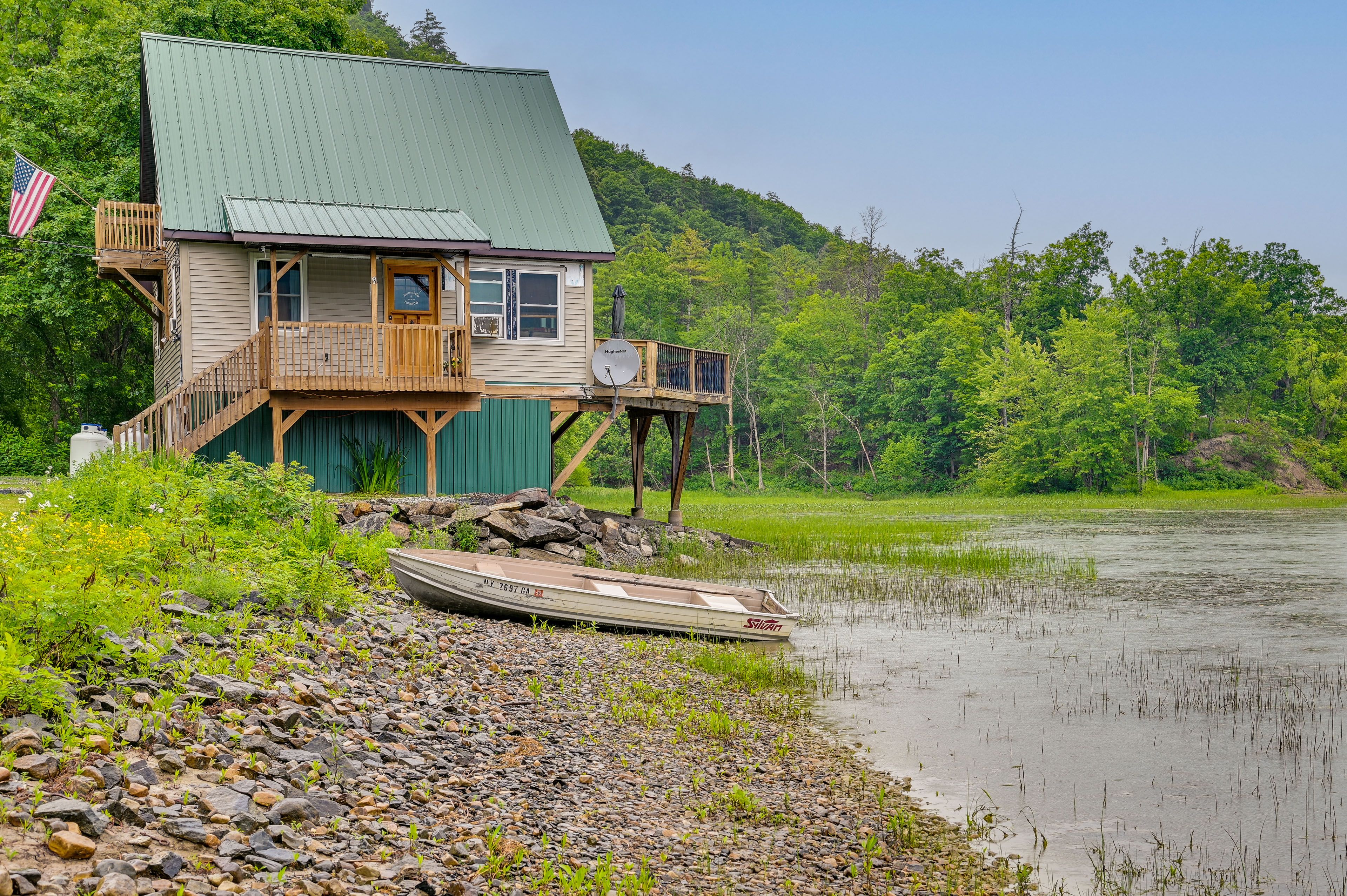 Cabin Exterior | Driveway Parking (4 Vehicles)
