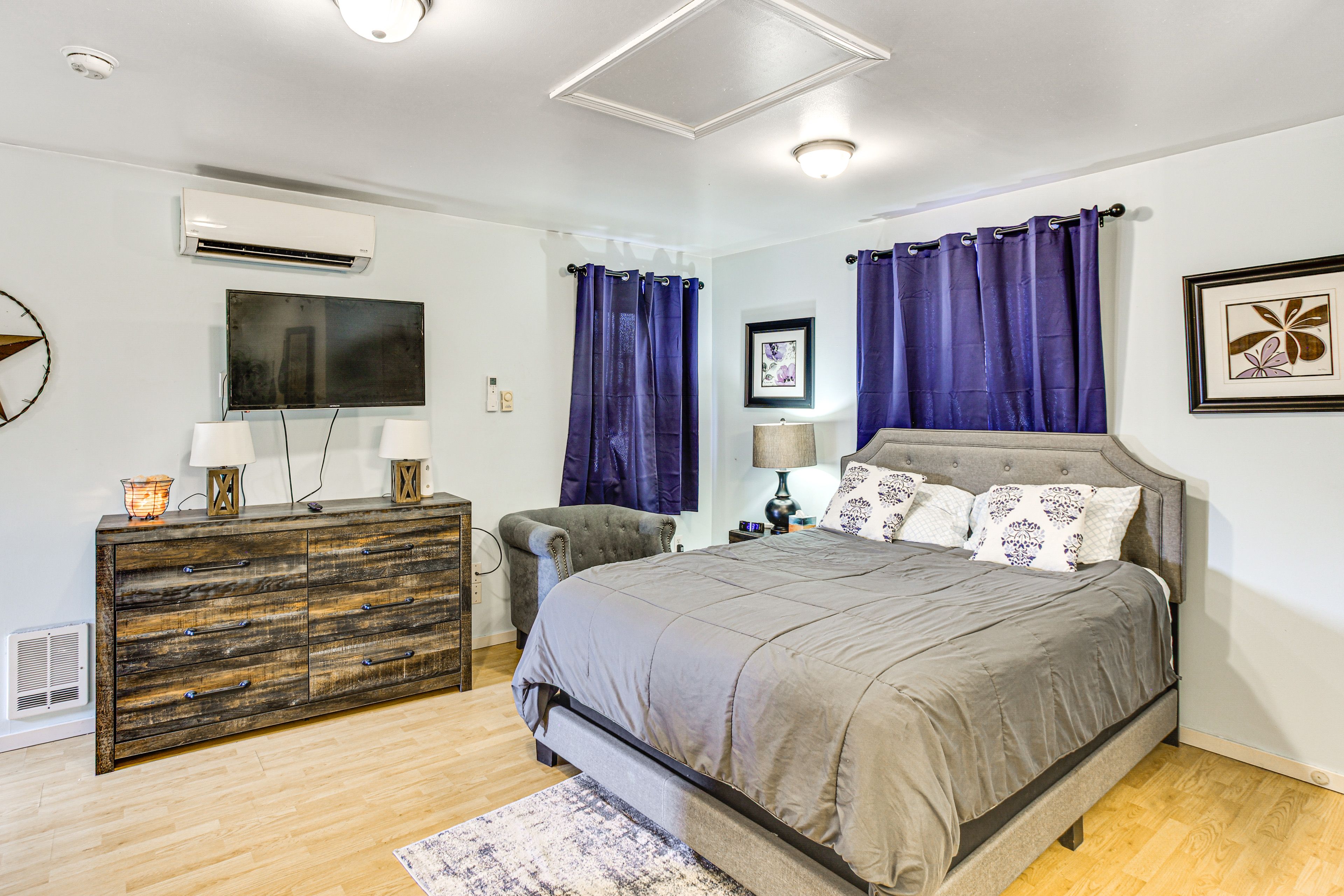 Studio Interior | Single-Story Unit | Smart TV w/ Cable | Central A/C & Heating