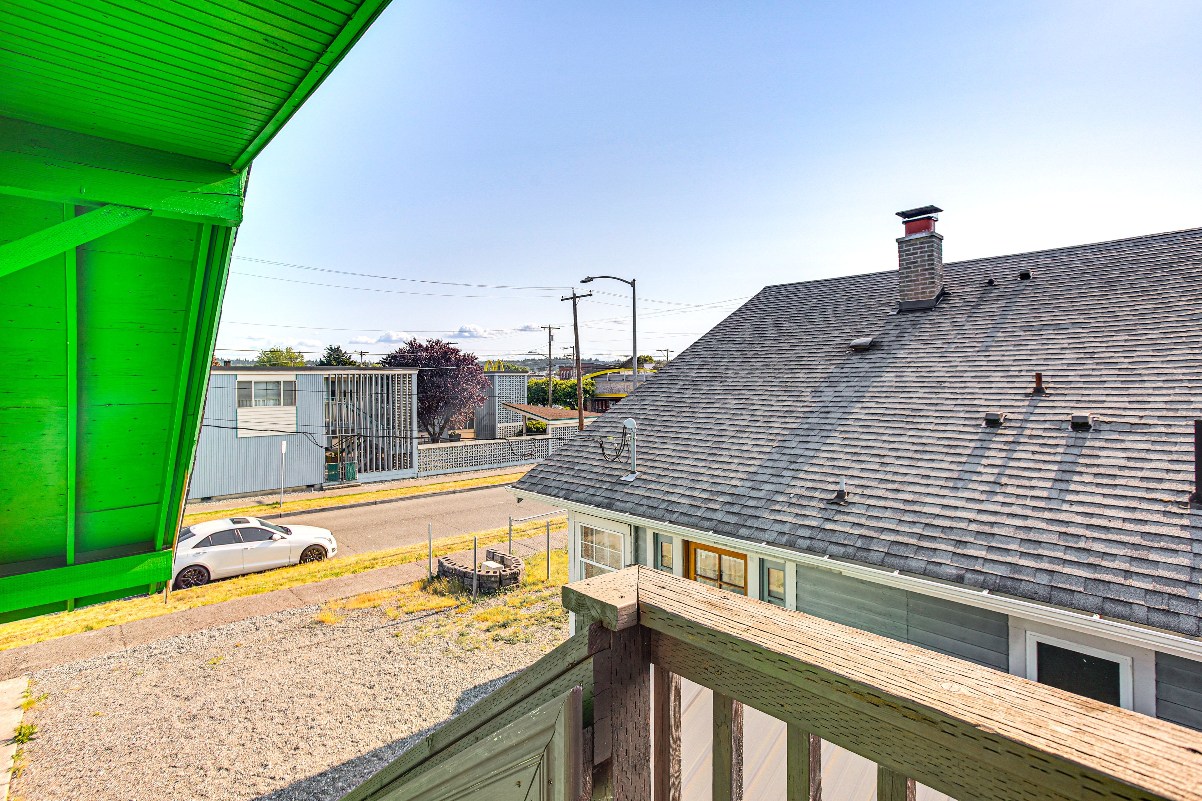 Private Deck w/ Chair