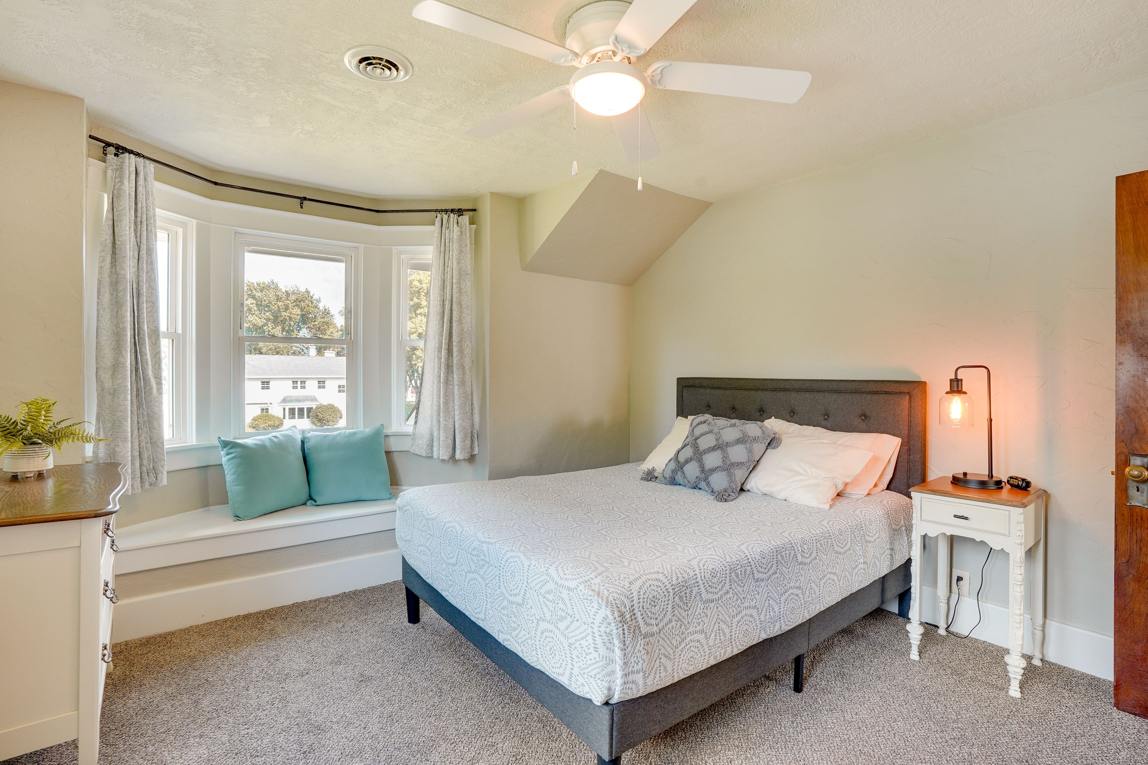 Bedroom 2 | Queen Bed | Linens Provided