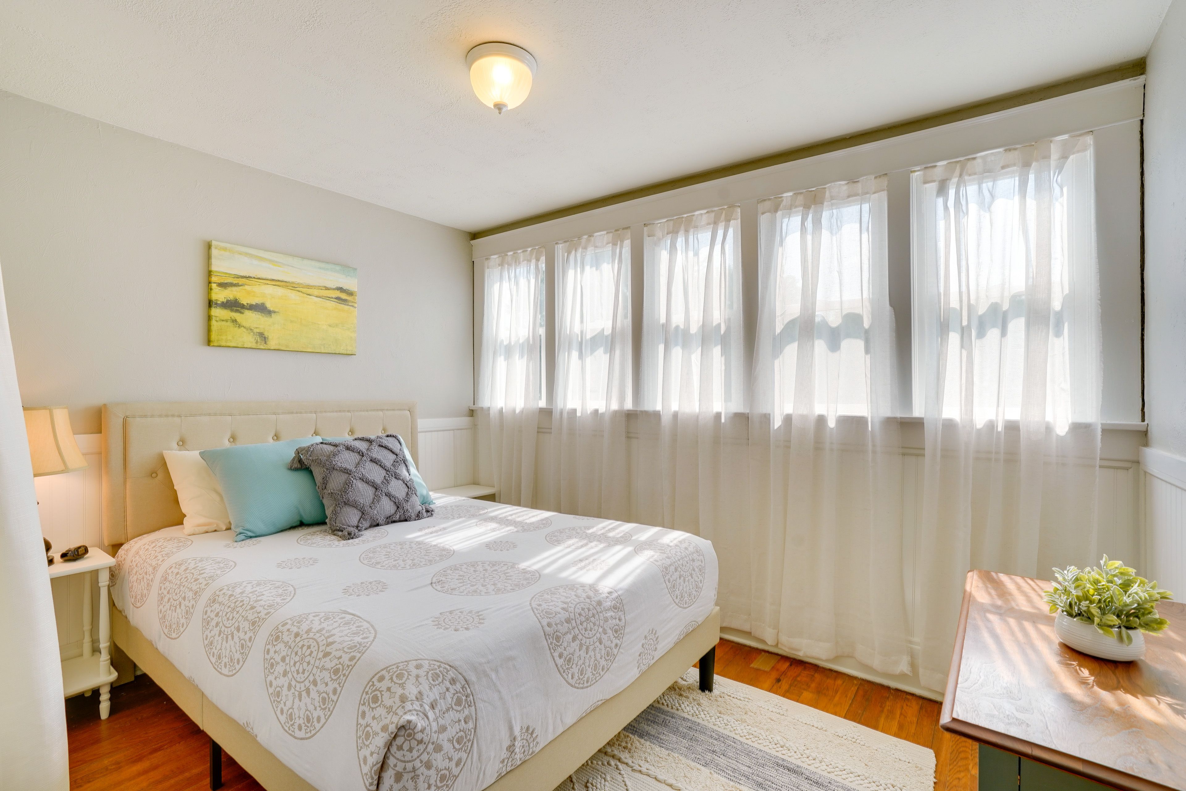 Bedroom 3 | Queen Bed