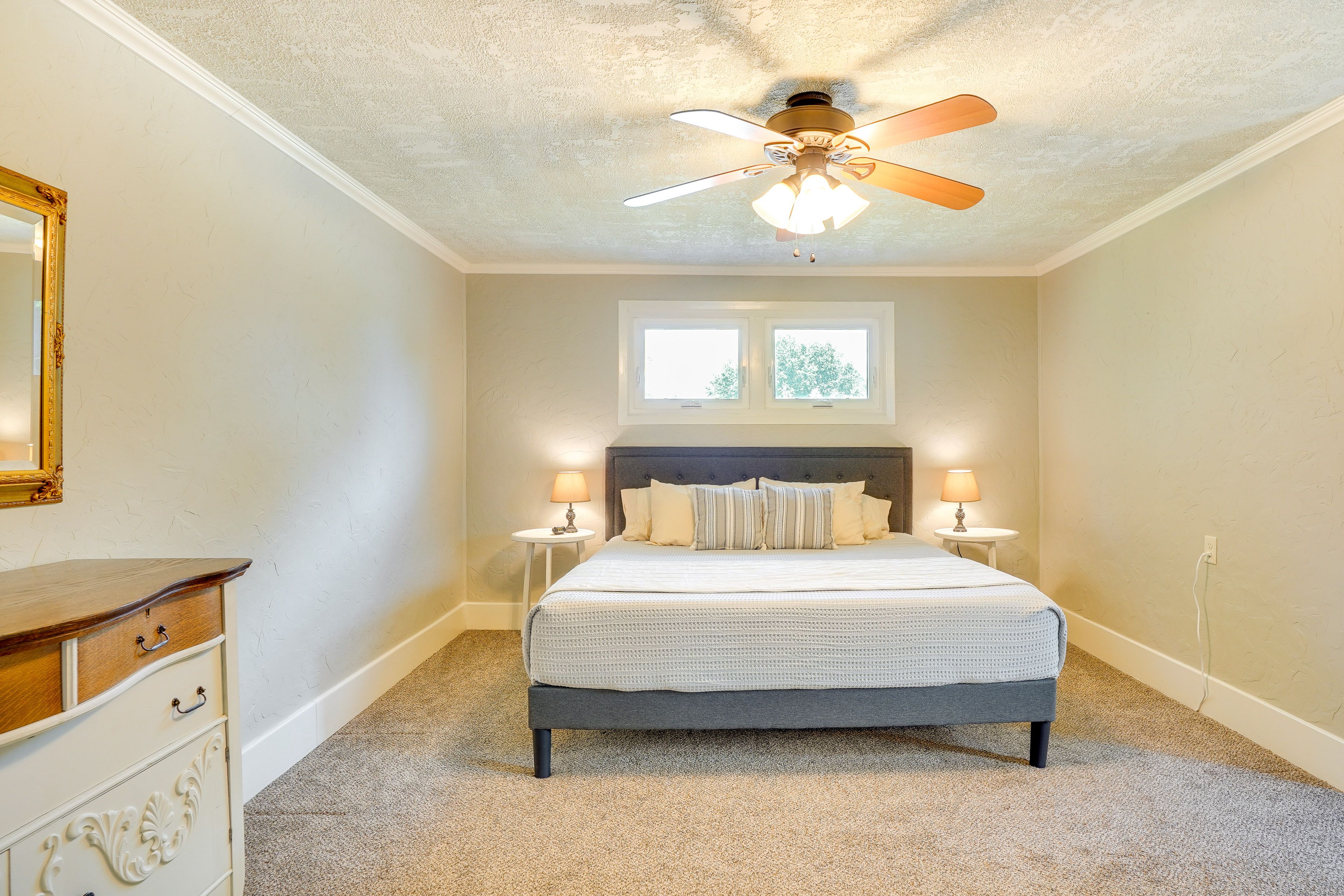 Bedroom 1 | King Bed | Twin Daybed w/ Twin Trundle