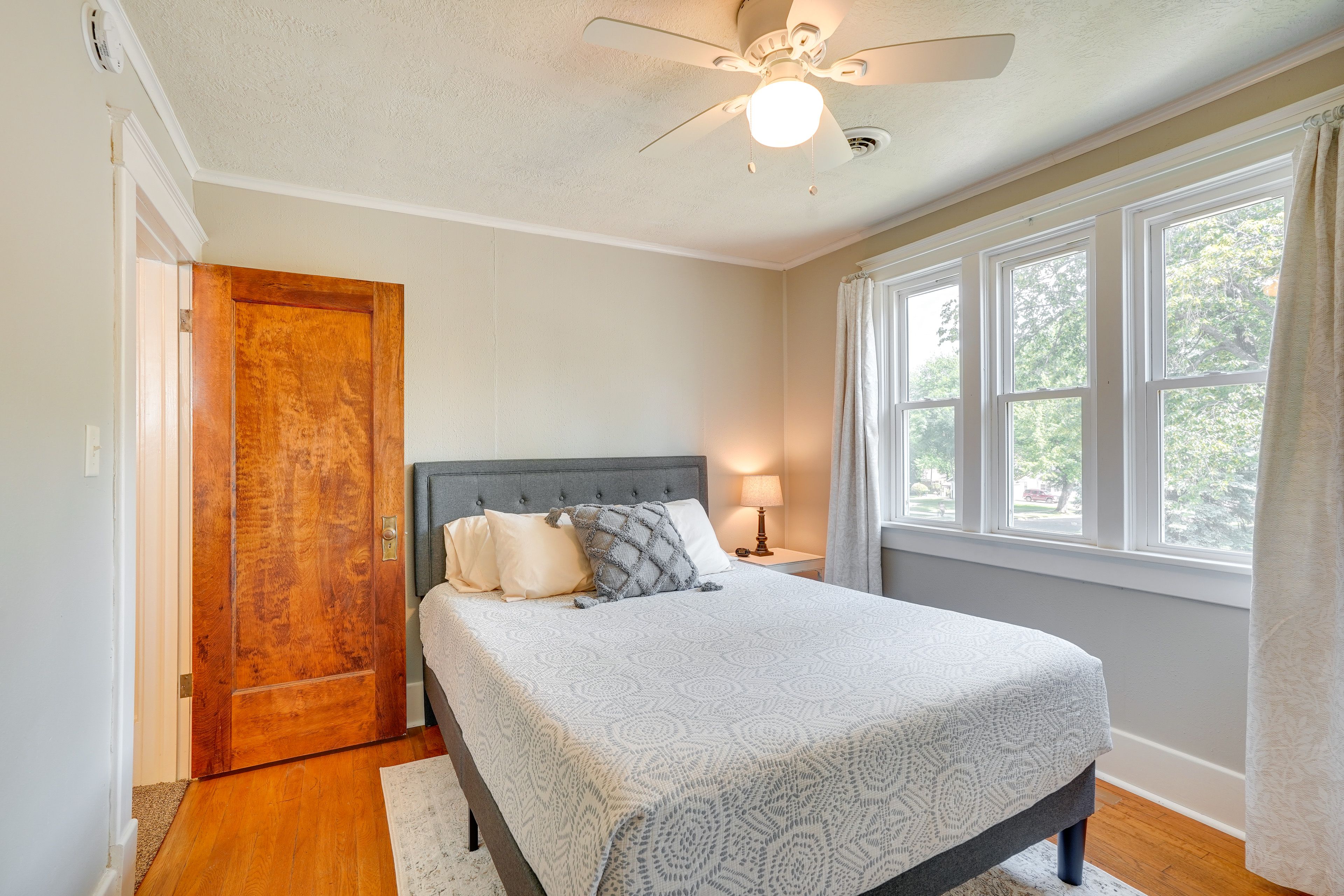 Bedroom 4 | Queen Bed
