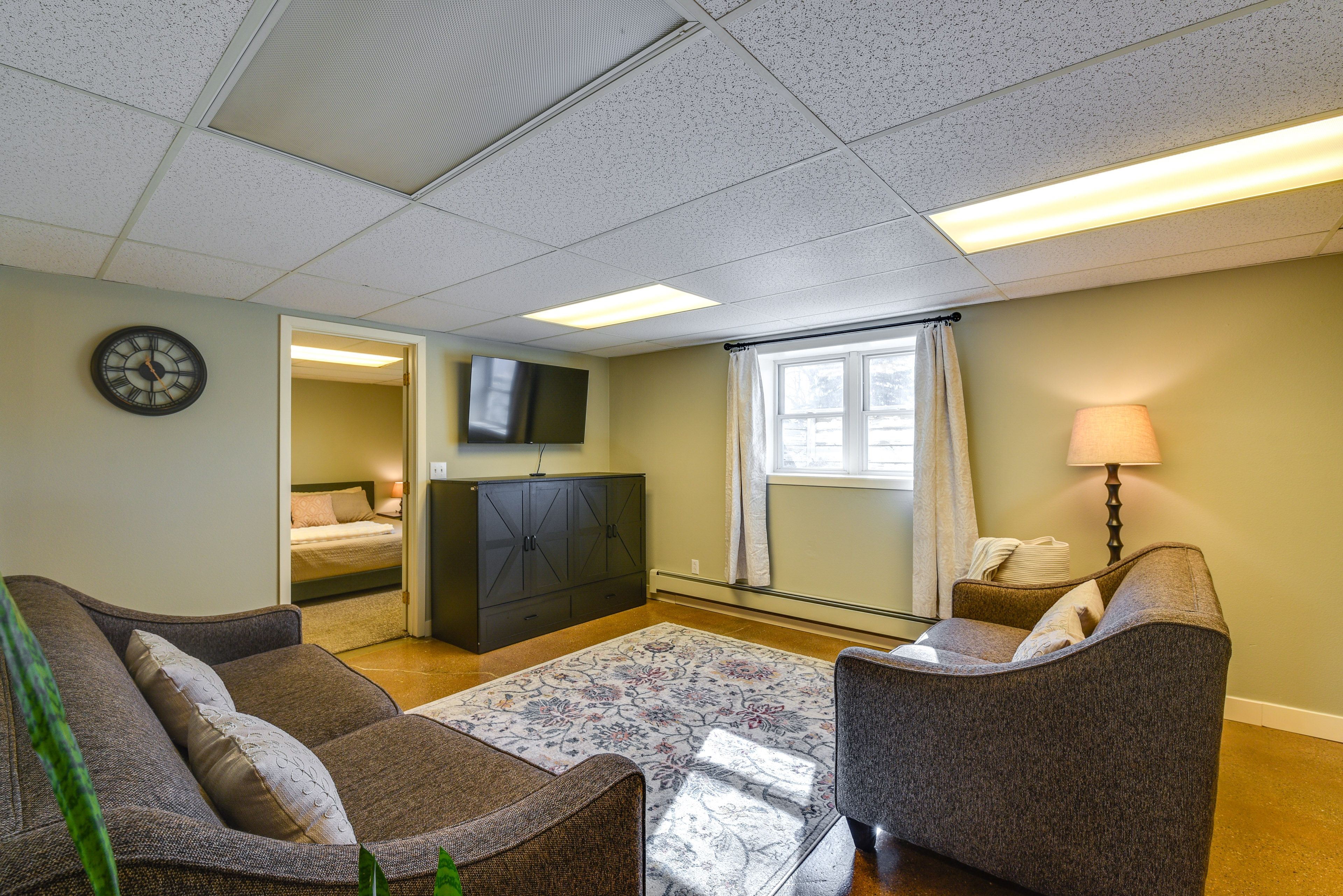 Family Room | Basement | Queen Murphy Bed