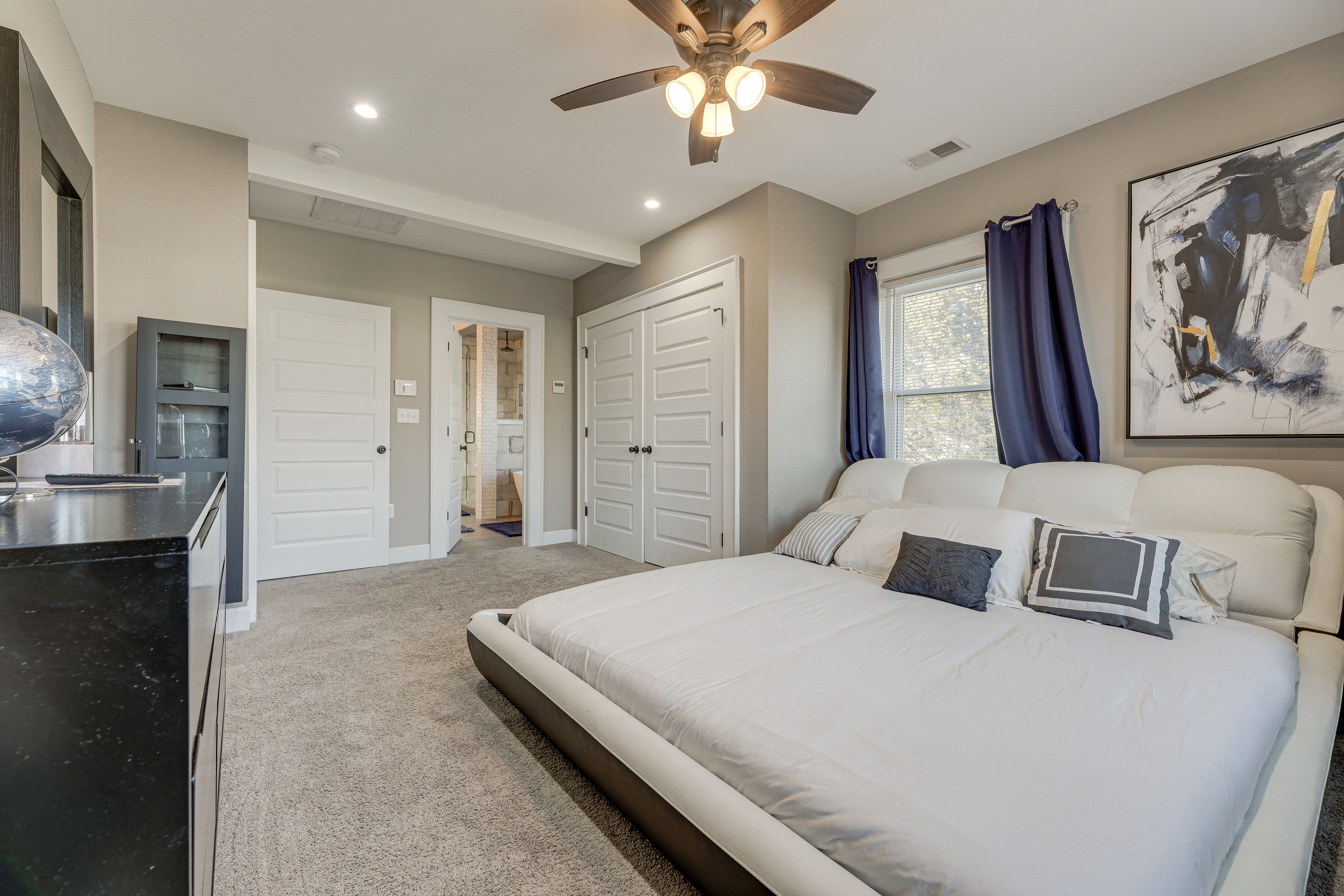 Bedroom 1 | King Bed | Linens Provided