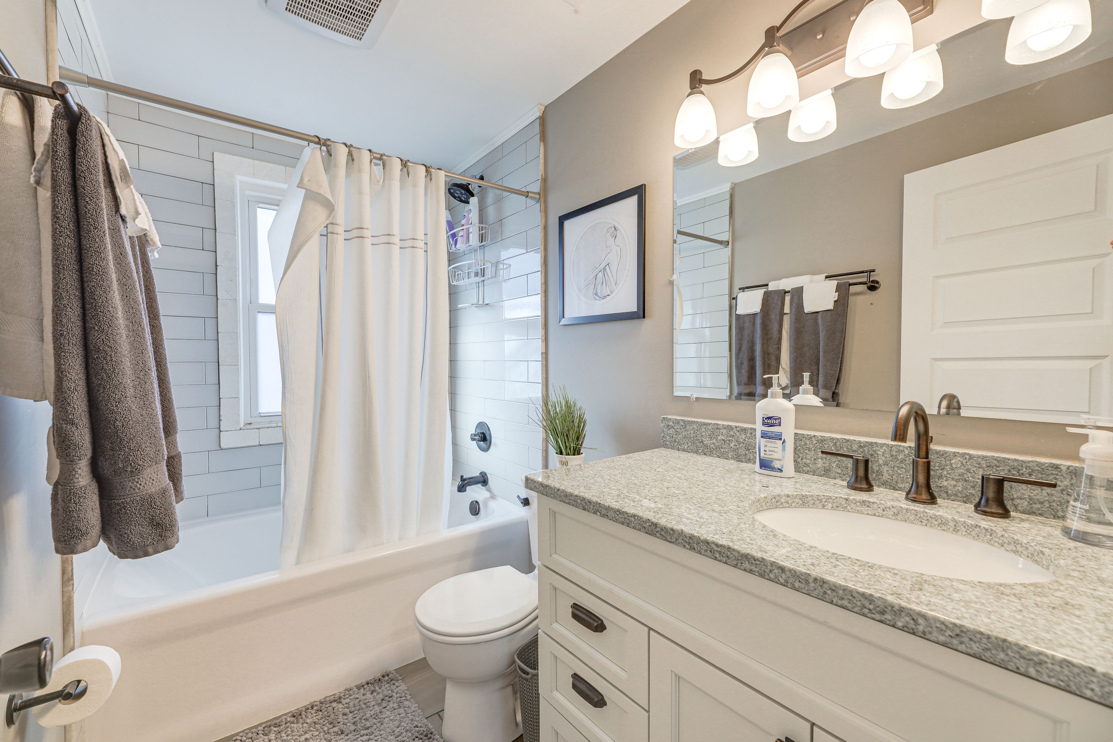Full Bathroom
