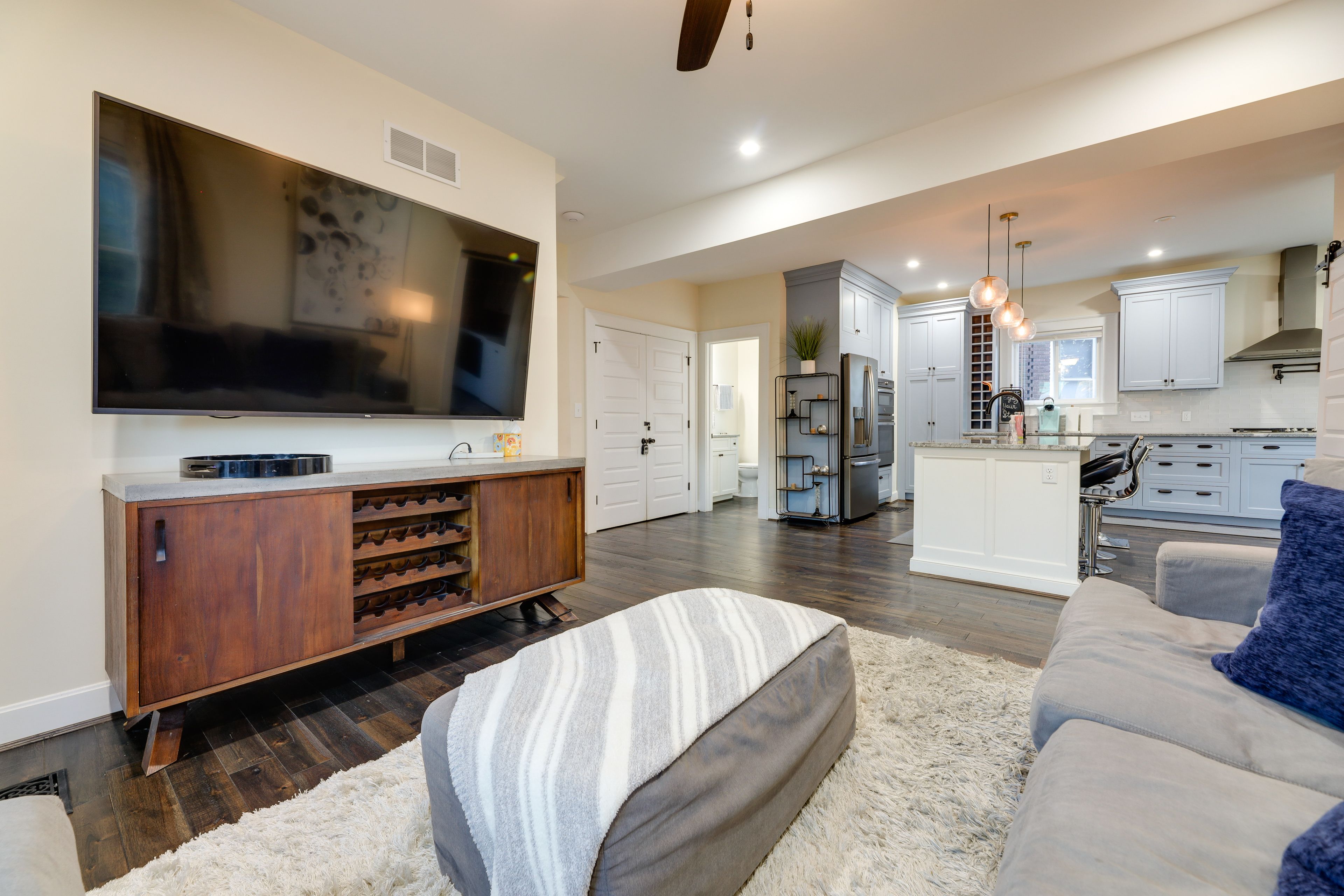 Living Room | Smart TV | Central Heating & A/C