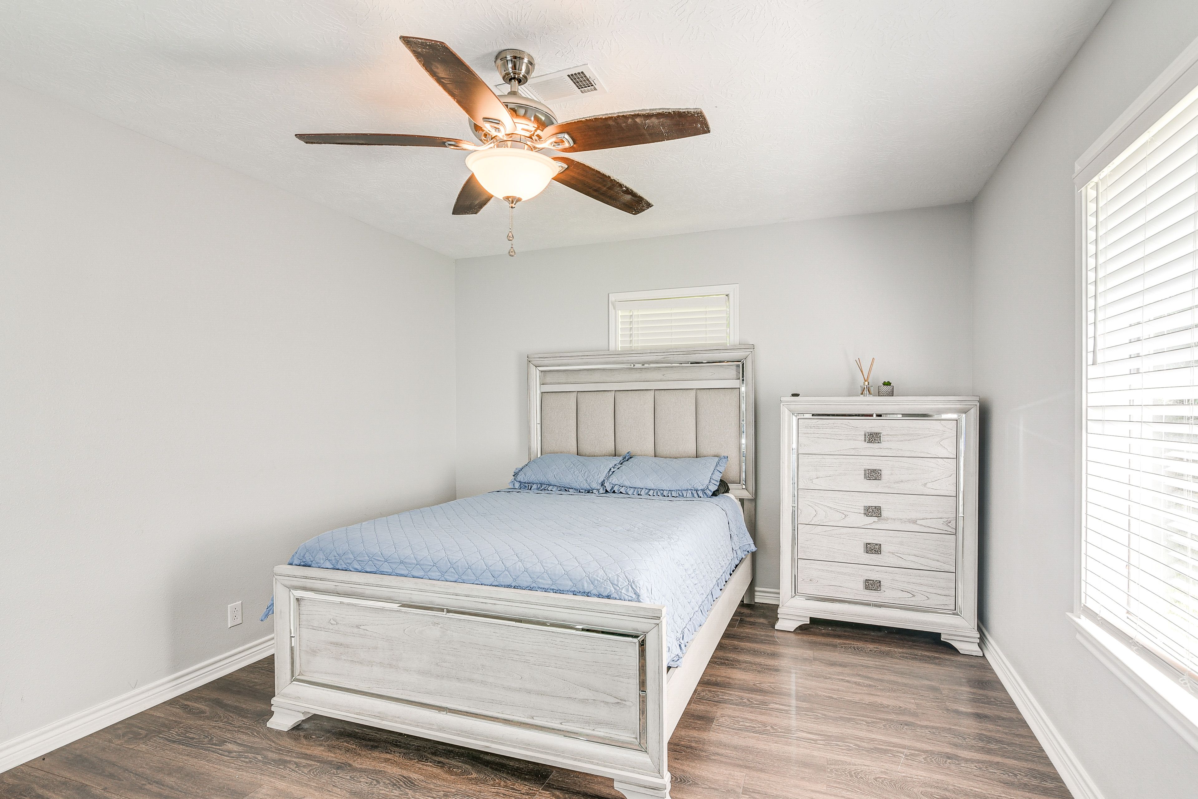 Bedroom 1 | Queen Bed | Linens Provided