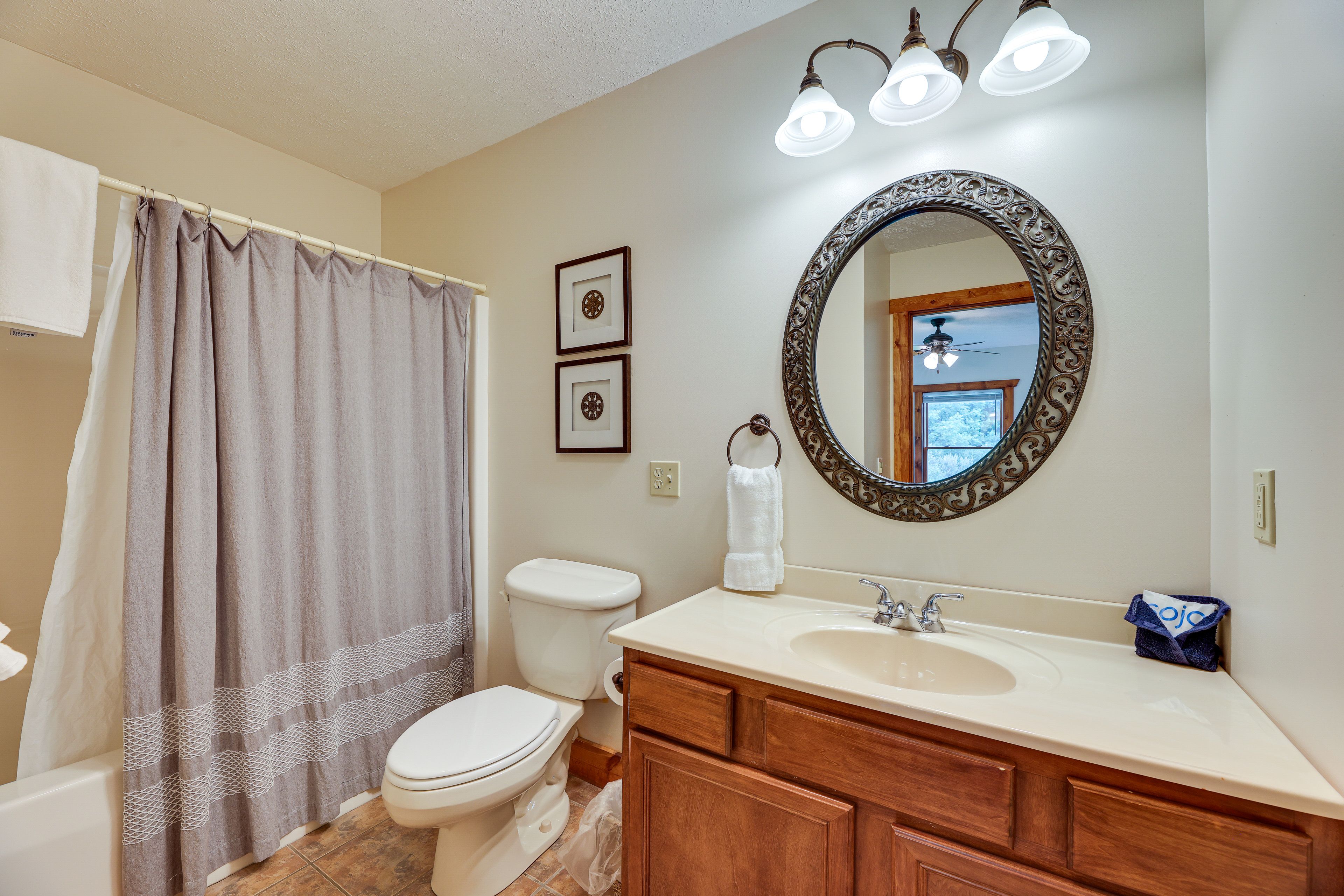 En-Suite Bathroom | 2nd Floor