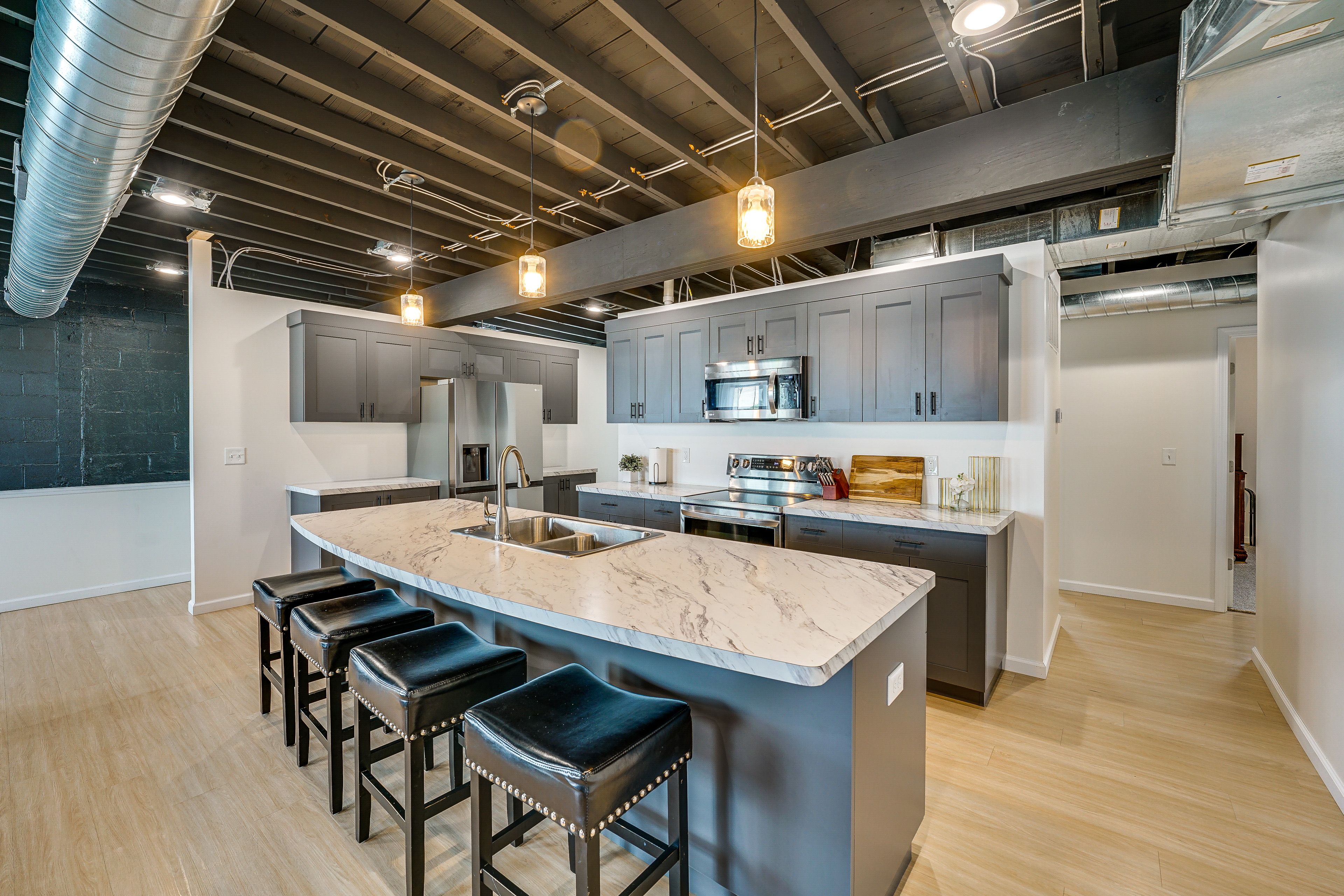 Kitchen | Breakfast Bar