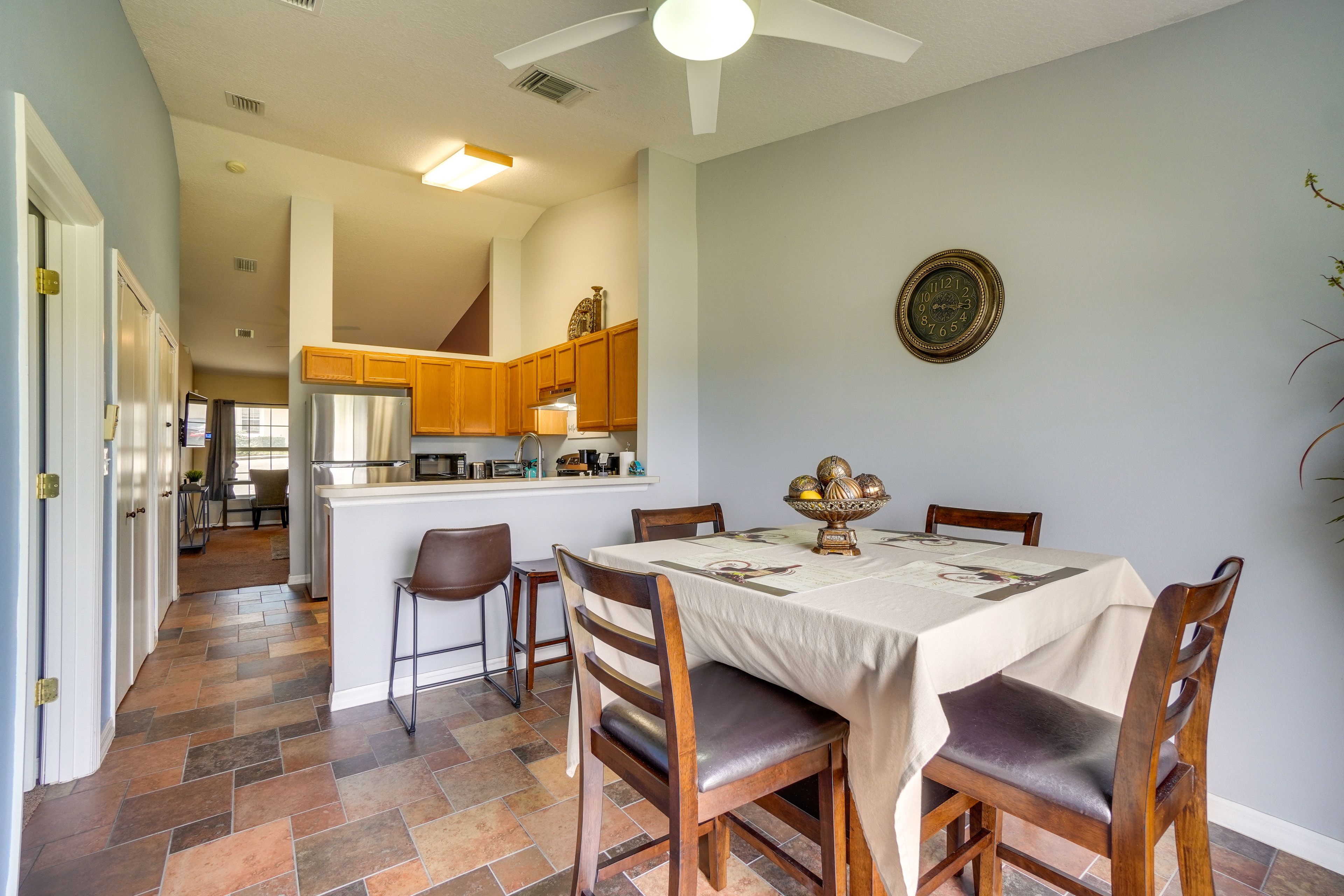 Dining Area | Dishware/Flatware