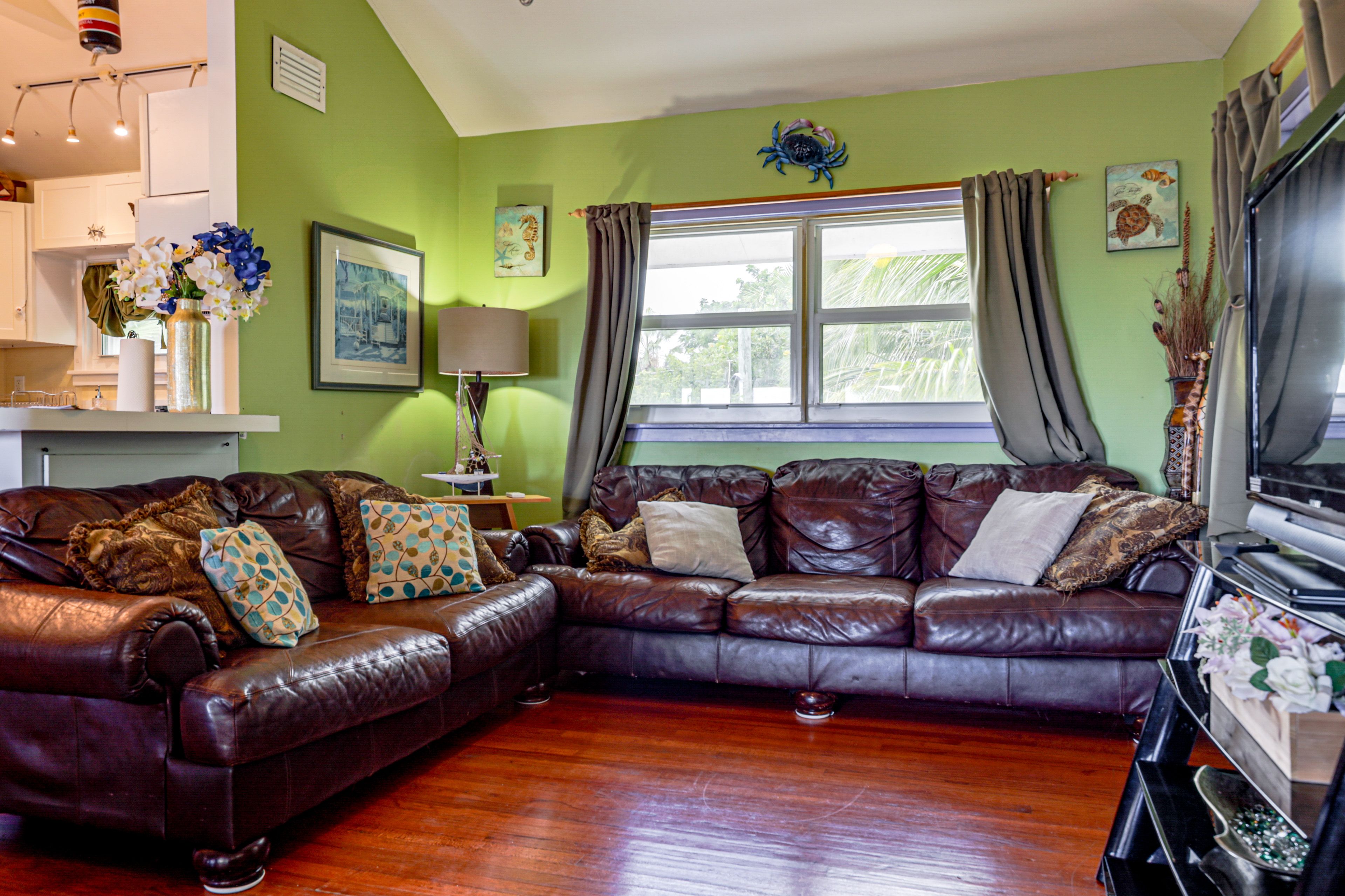 Living Room | Queen Sleeper Sofa | 1st Floor