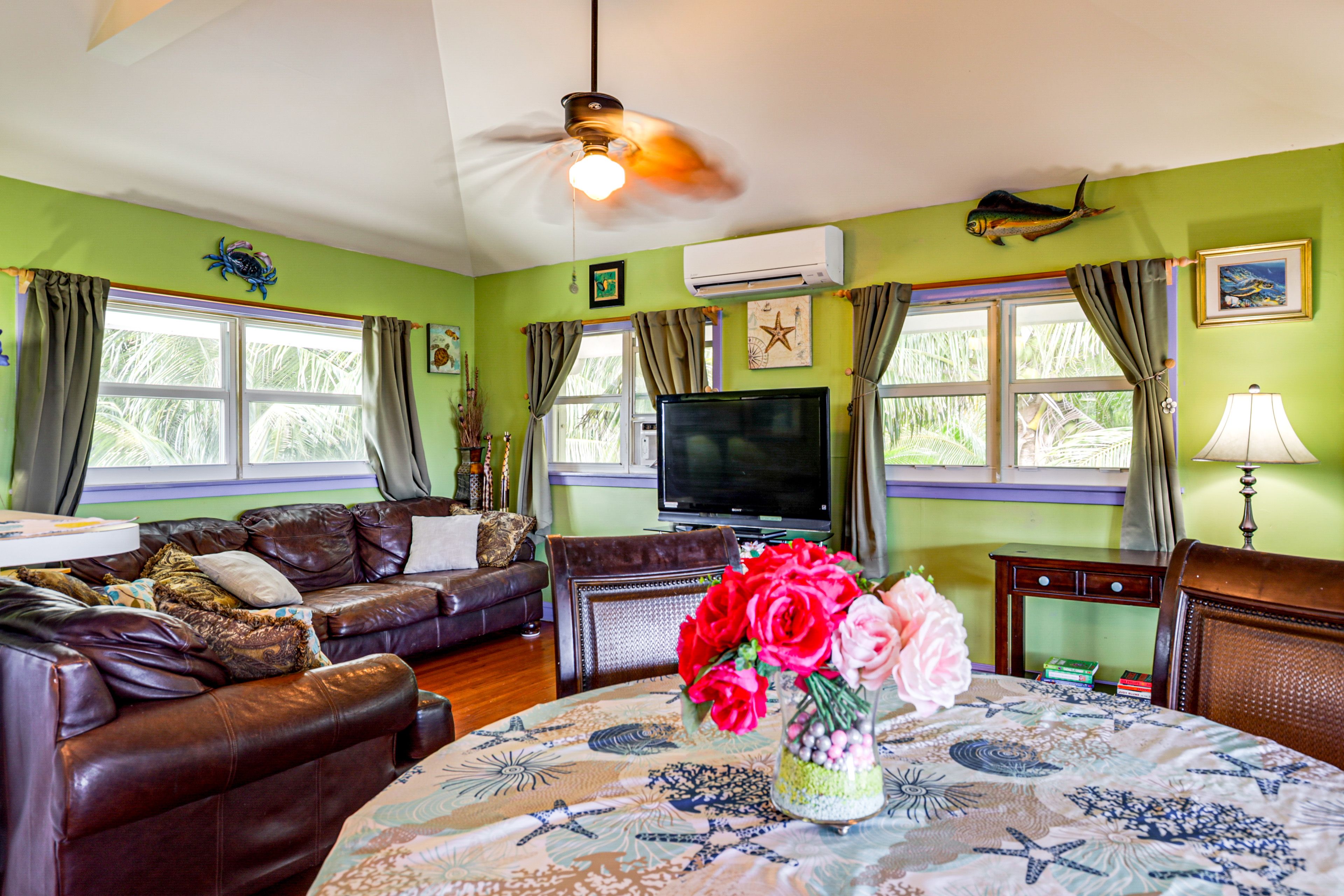 Home Interior | Free WiFi | Central A/C & Heat