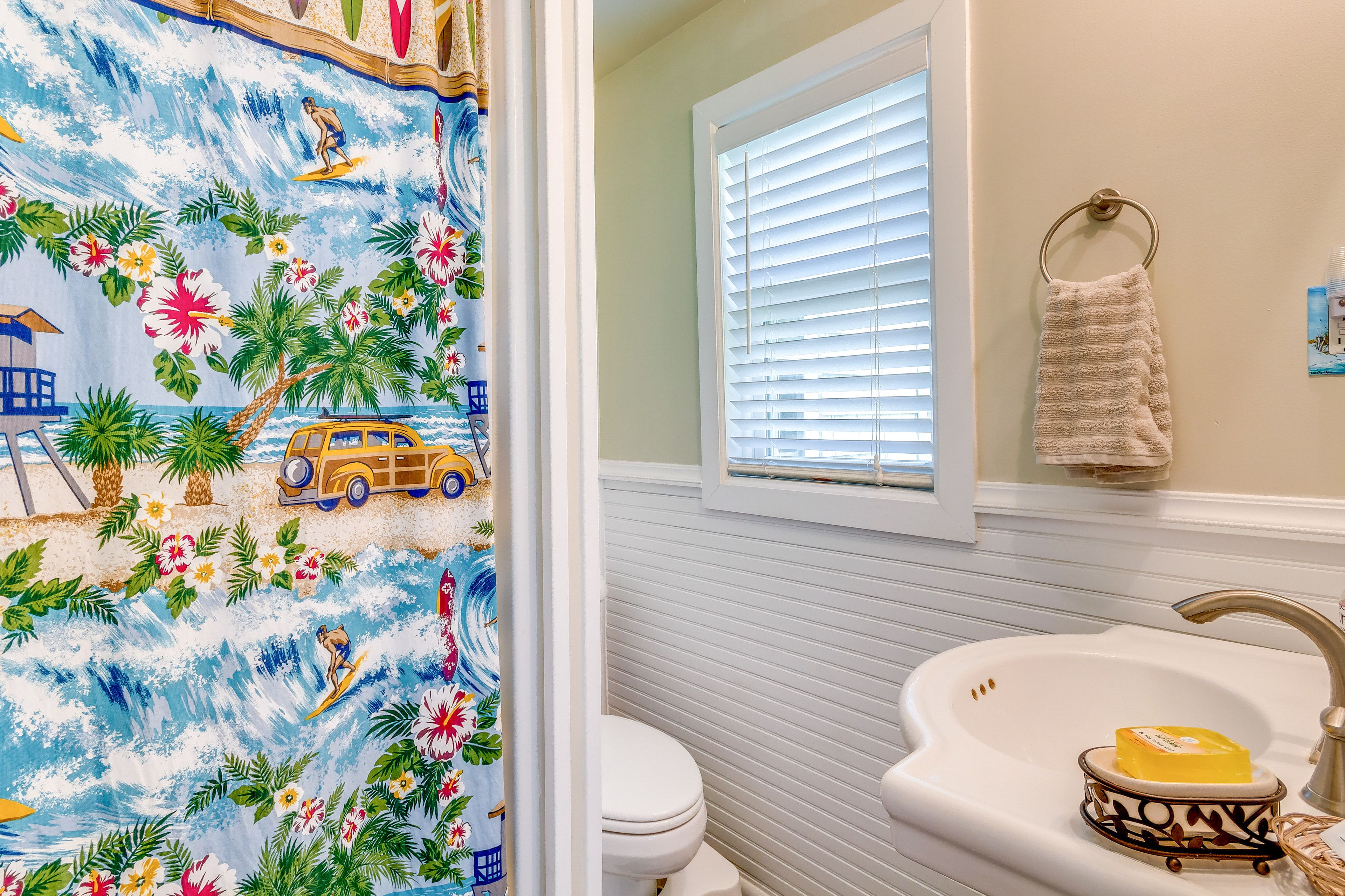 Full Bathroom | Grab Rail in Shower | Complimentary Toiletries | Towels Provided