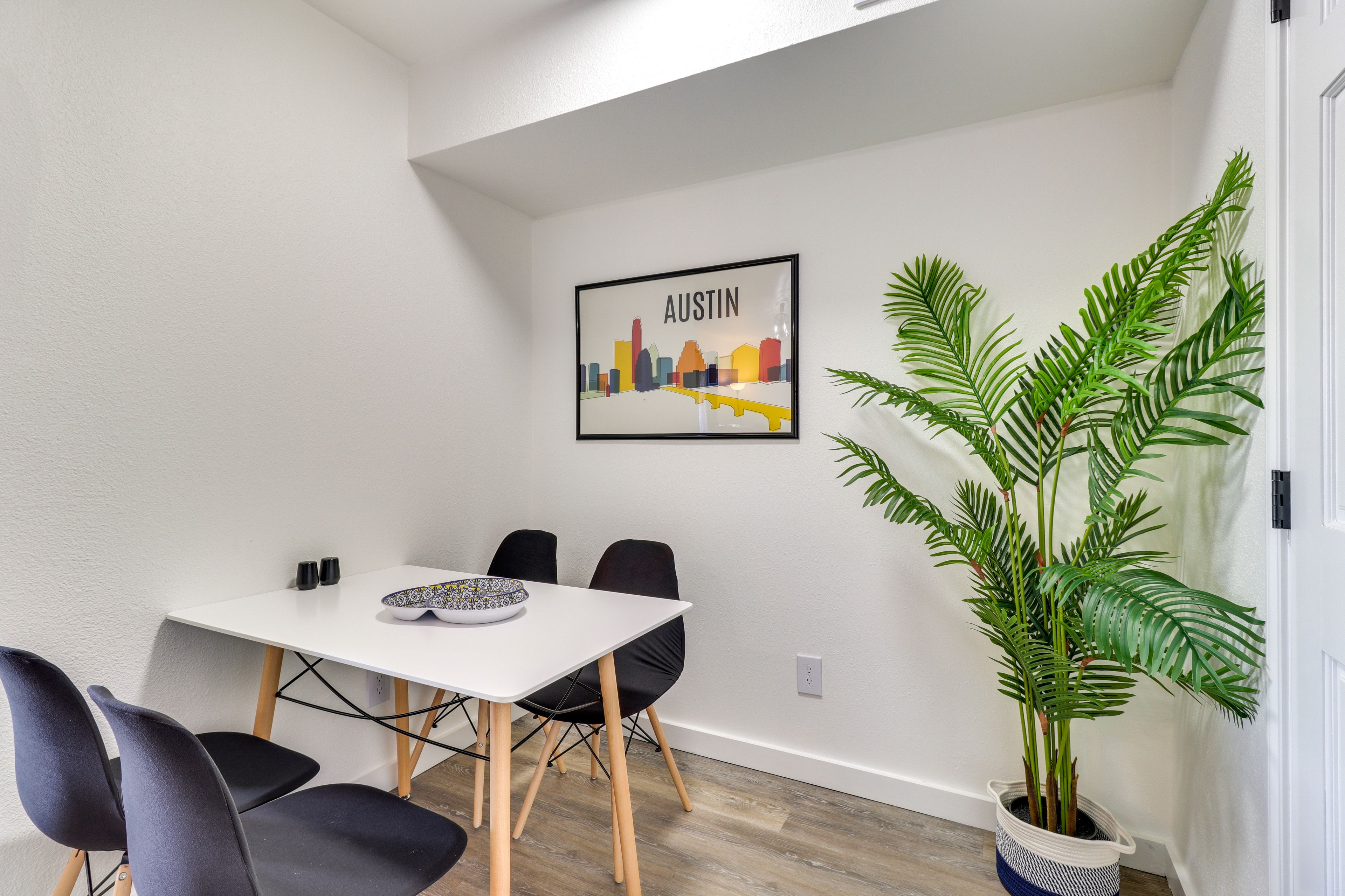 Dining Area | Dishware & Flatware