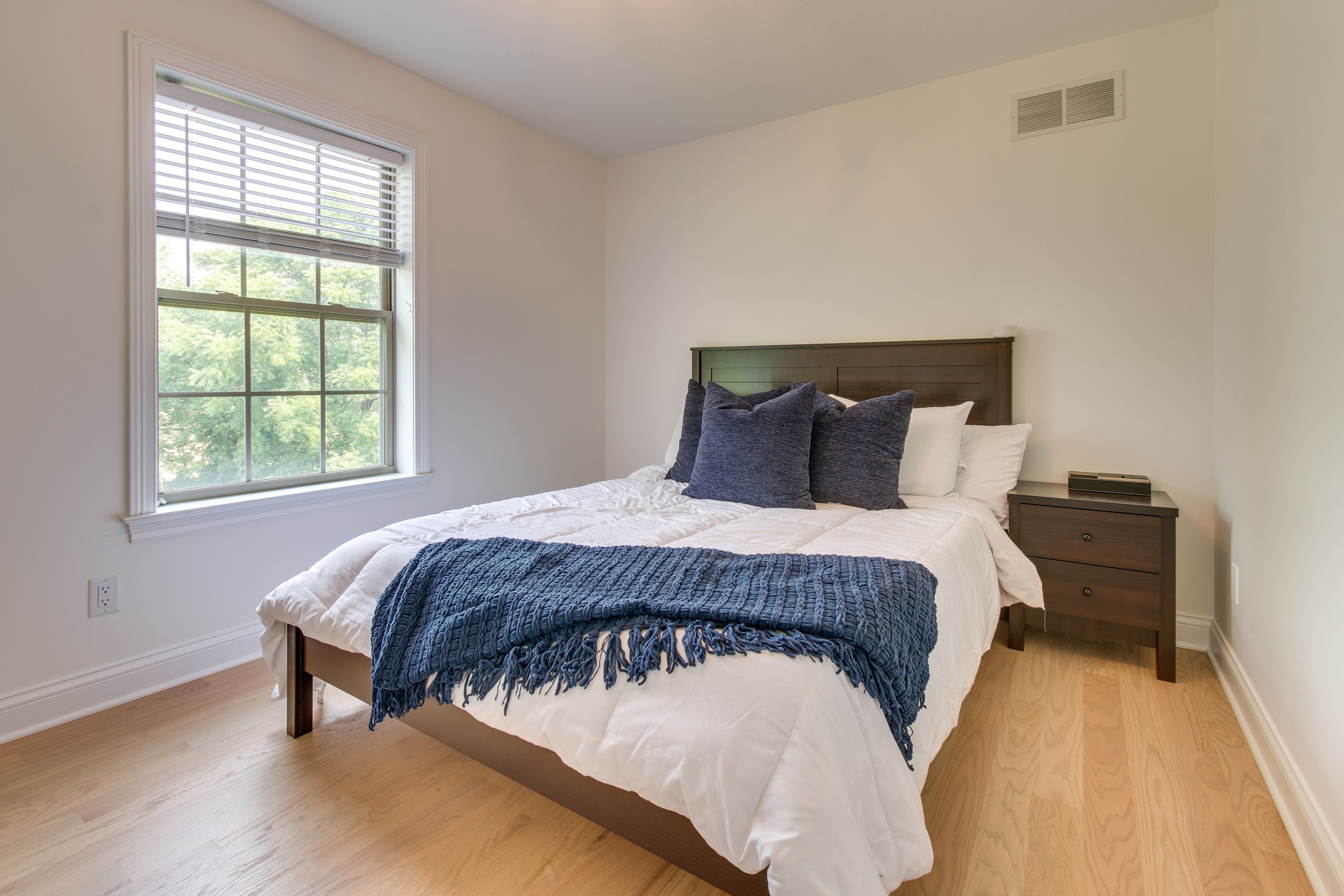 Bedroom 2 | Queen Bed | 2nd Floor