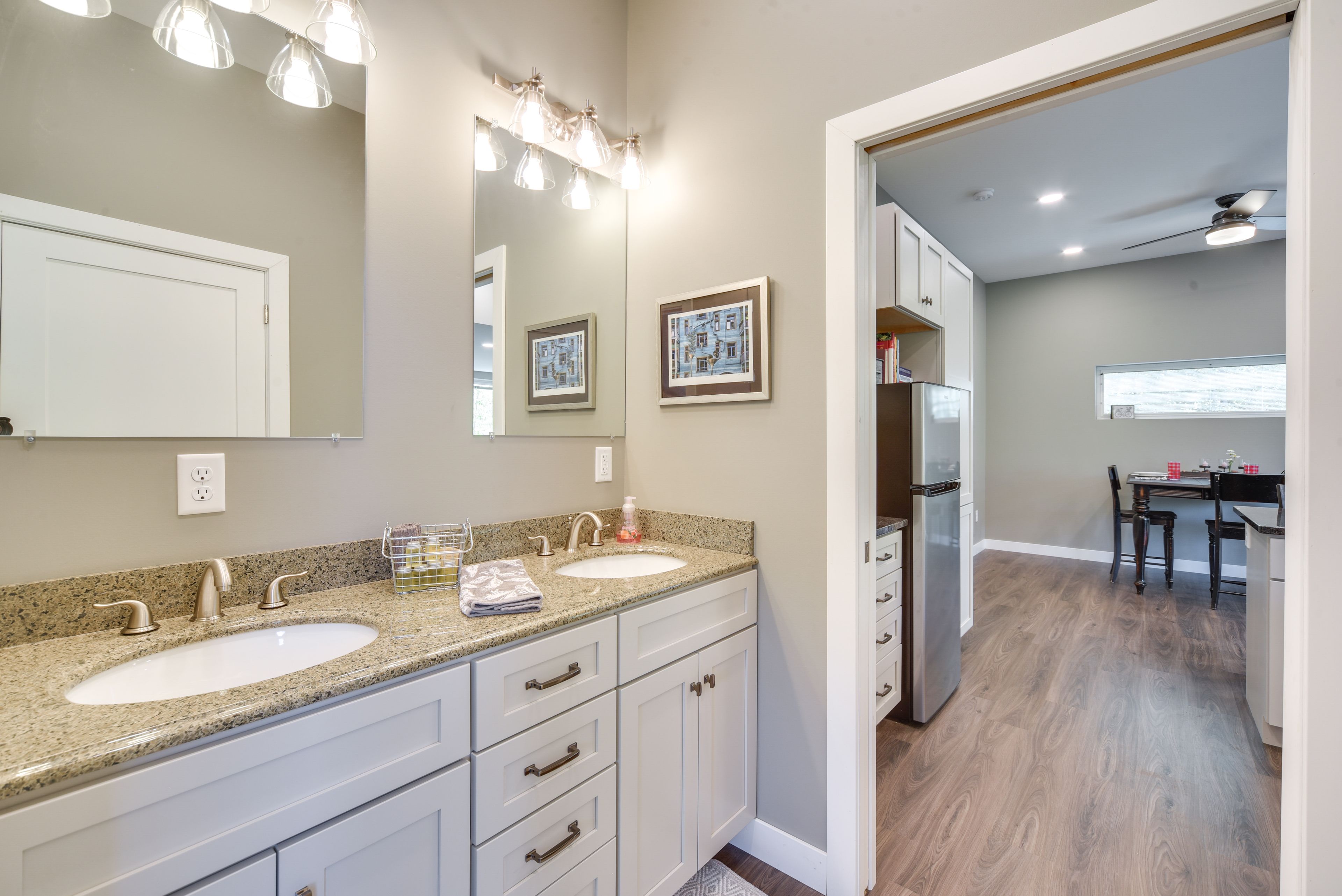 En-Suite Bathroom | Towels Provided | Complimentary Toiletries