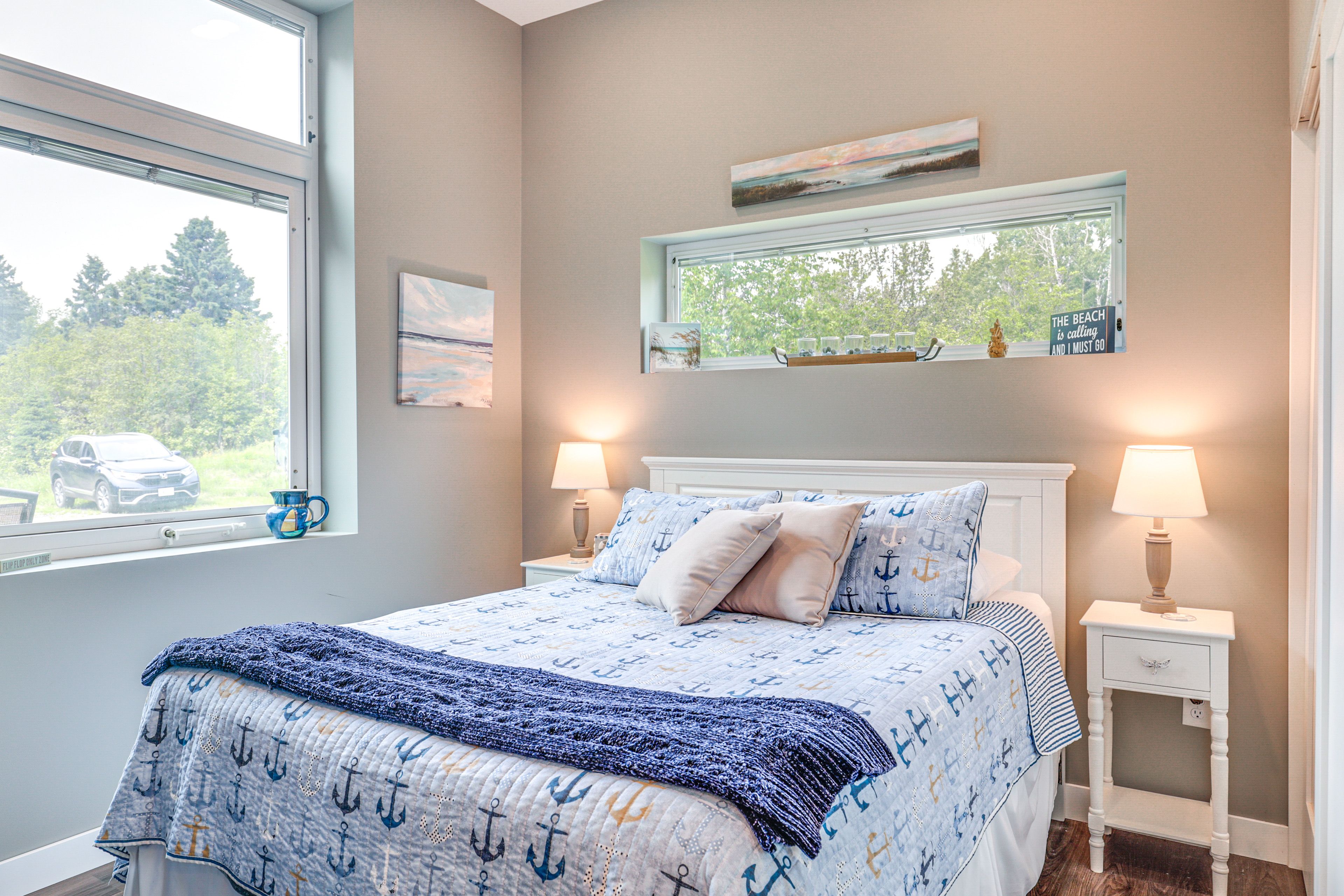 Bedroom | Queen Bed | Linens Provided | Flat-Screen TV