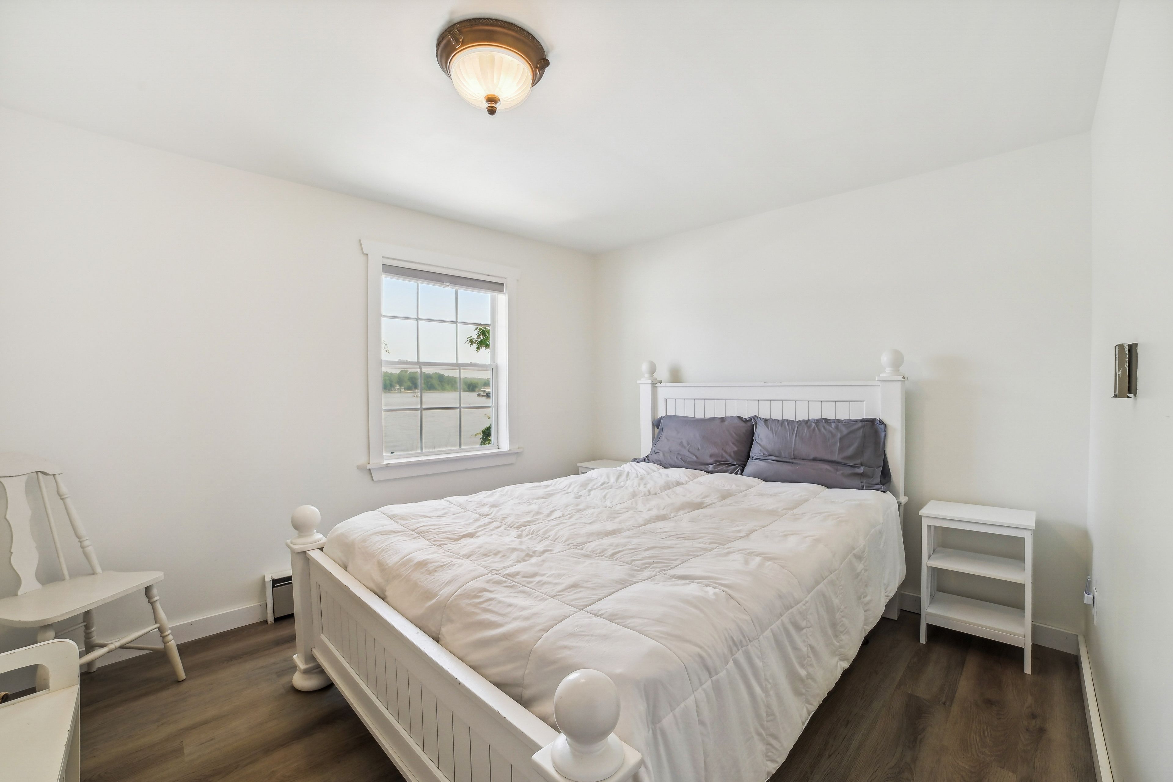 Bedroom 2 | Queen Bed