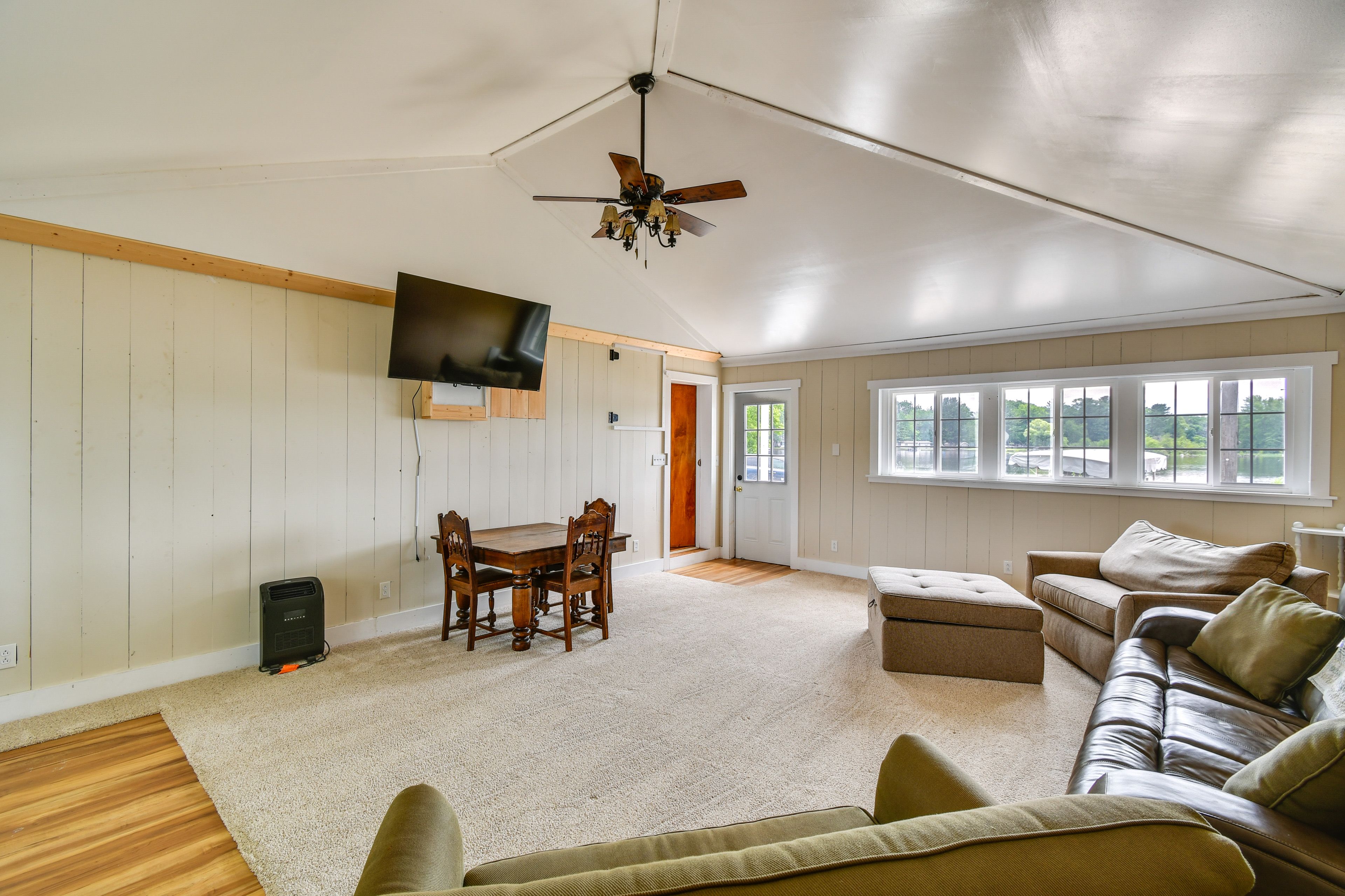 Great Room | 2 Twin Sleeper Sofas | Smart TV w/ Cable | Board Games
