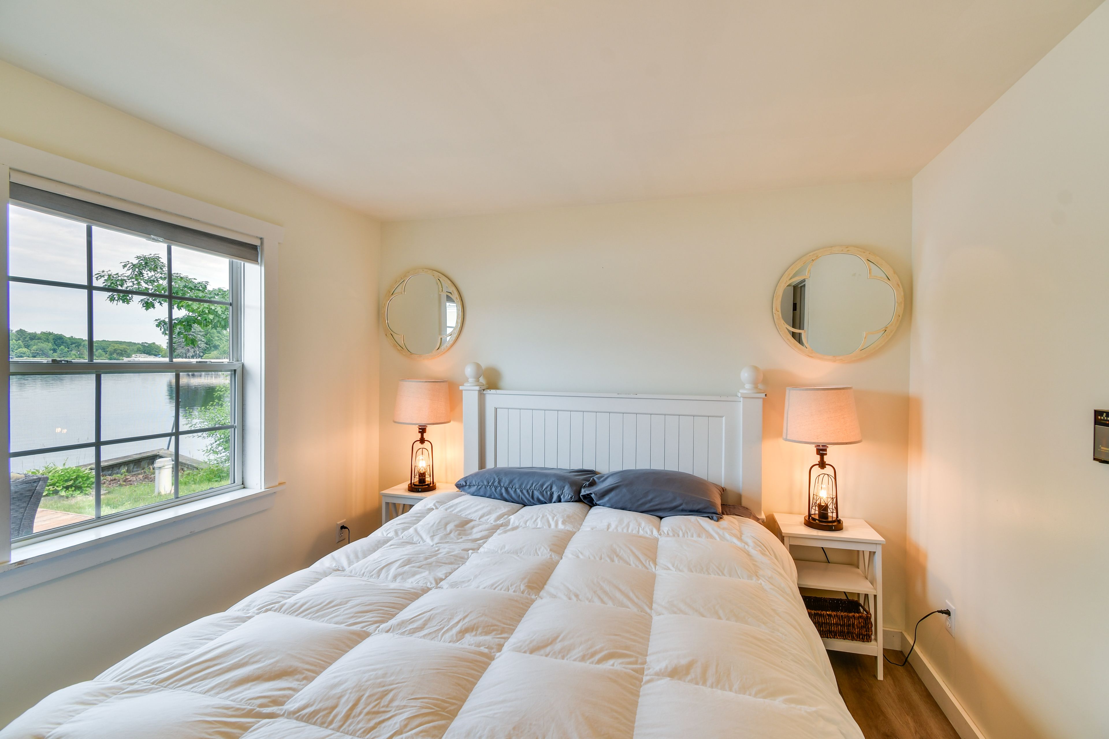 Bedroom 2 | Queen Bed