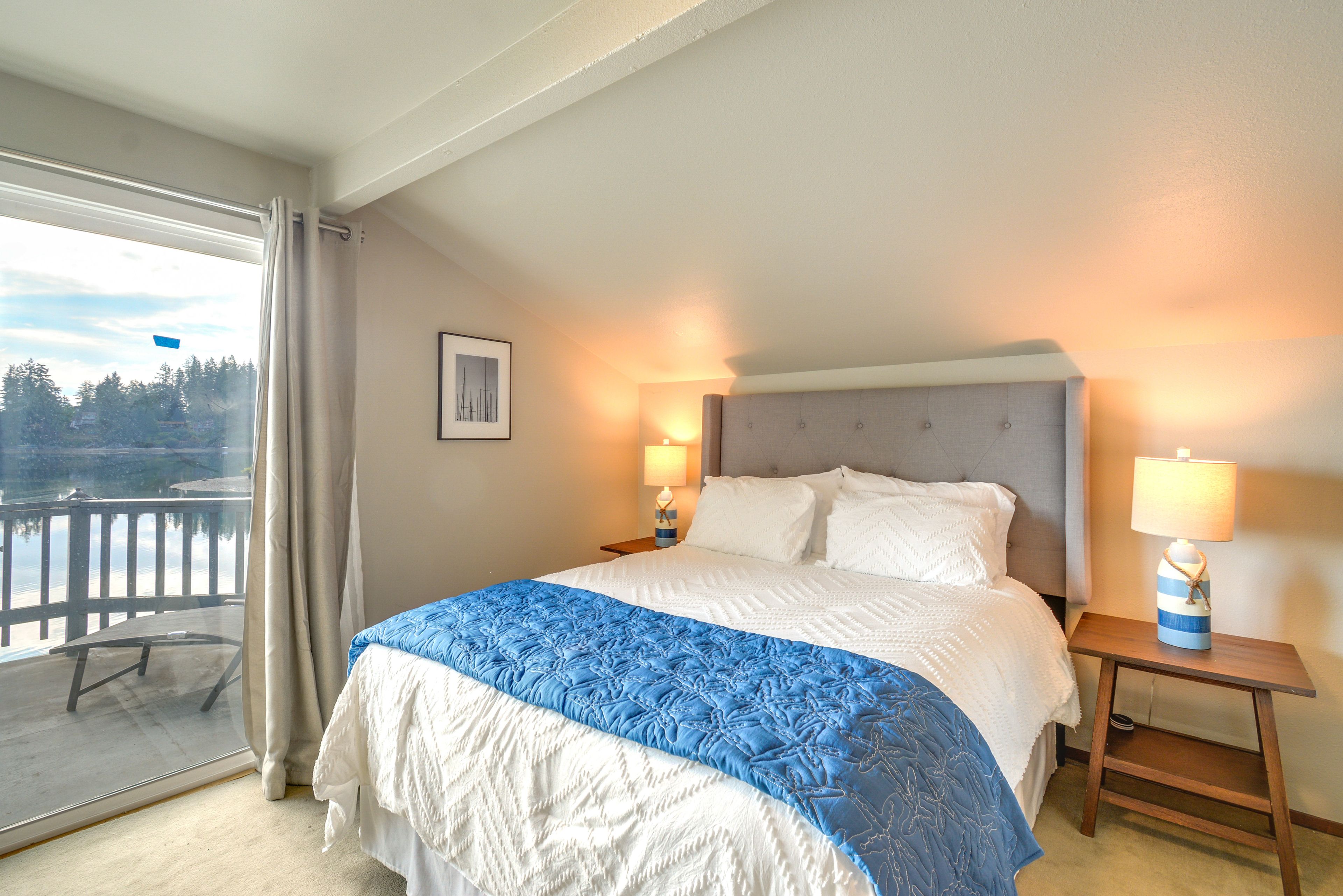 Bedroom 2 | Queen Bed