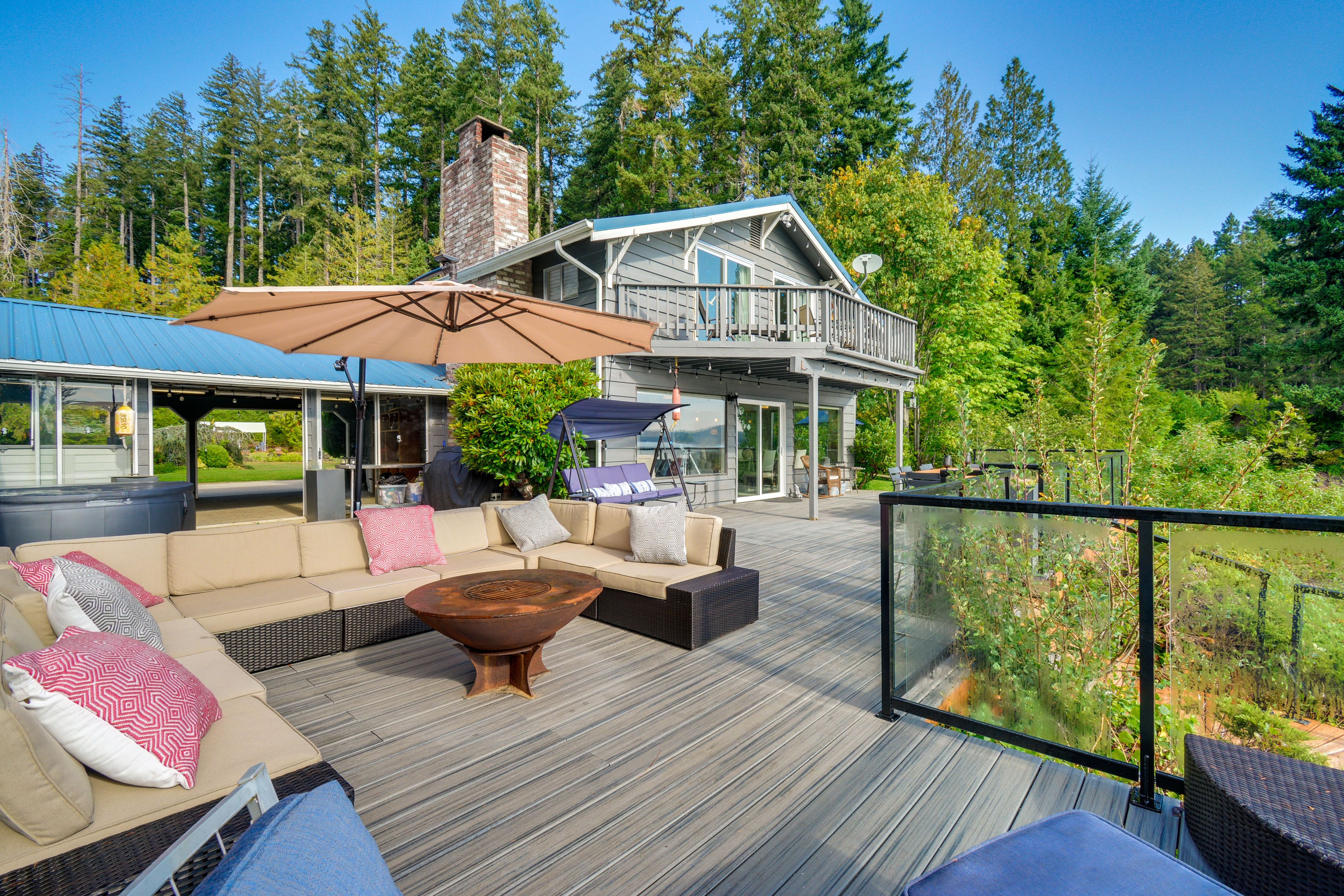 Fire Pit | Outdoor Dining Area | Water View