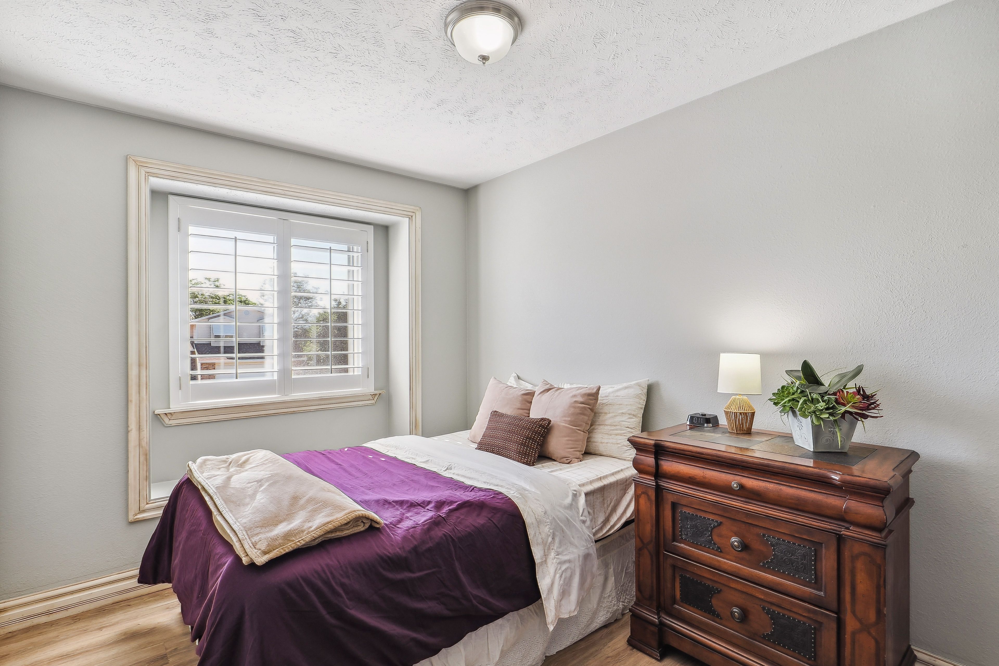 Bedroom 2 | Full Bed | Walk-In Closet