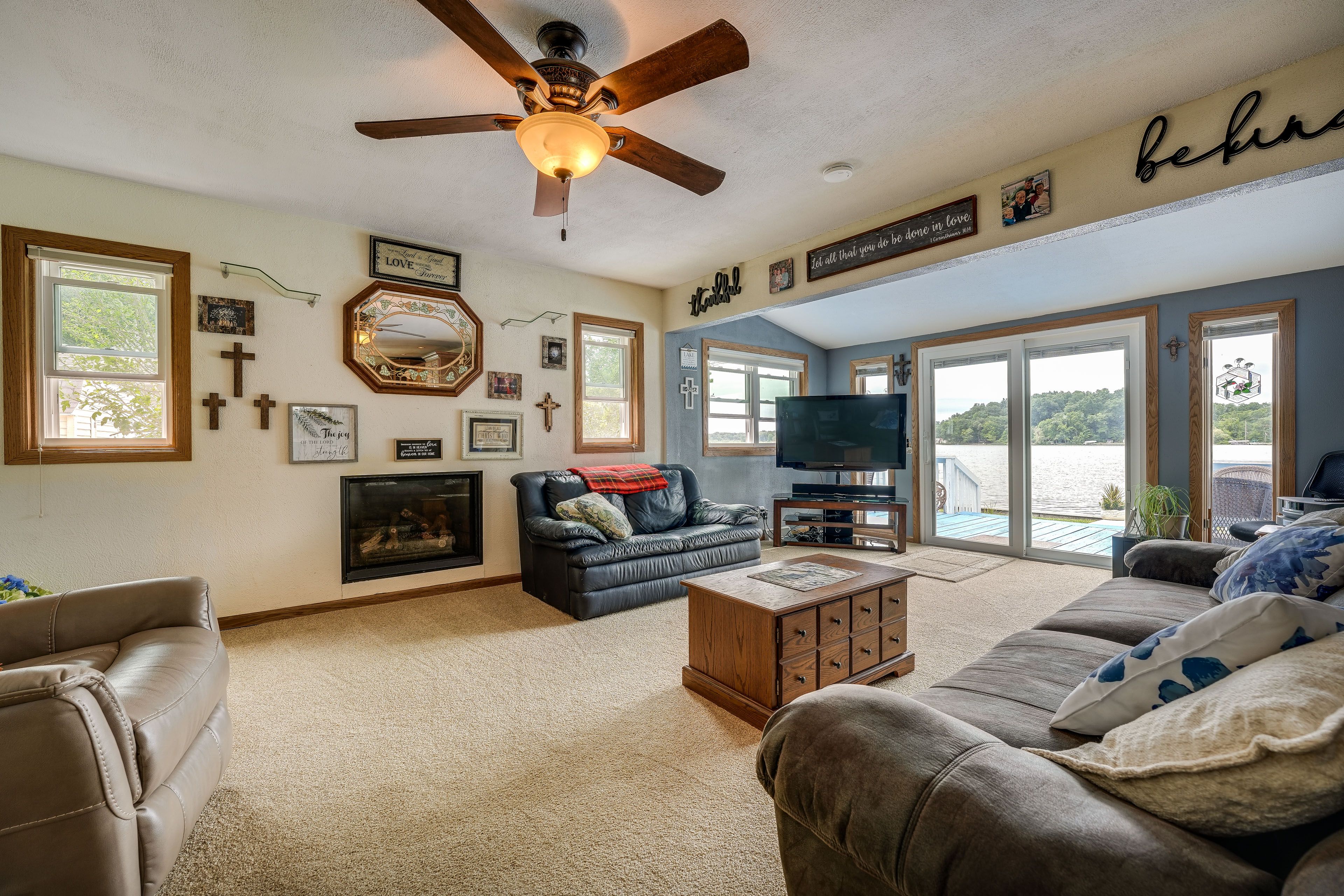 Living Room | Central Air Conditioning & Heating | Smart TV