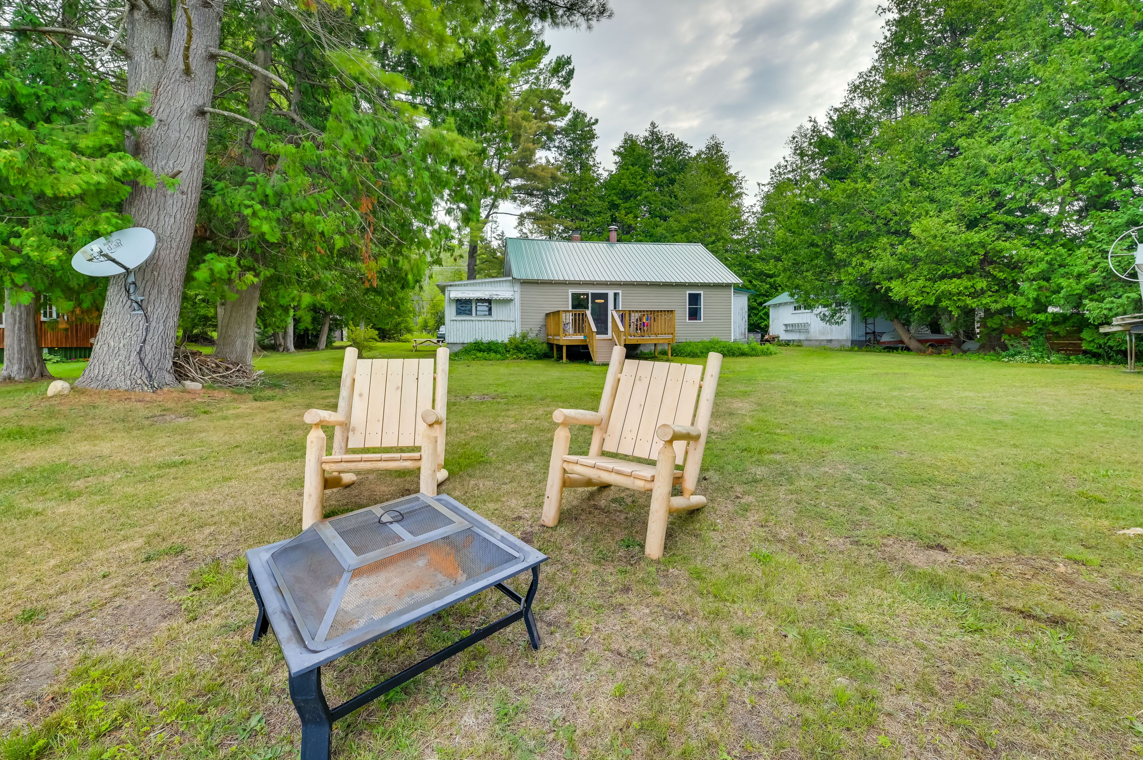 Fire Pit | Outdoor Seating