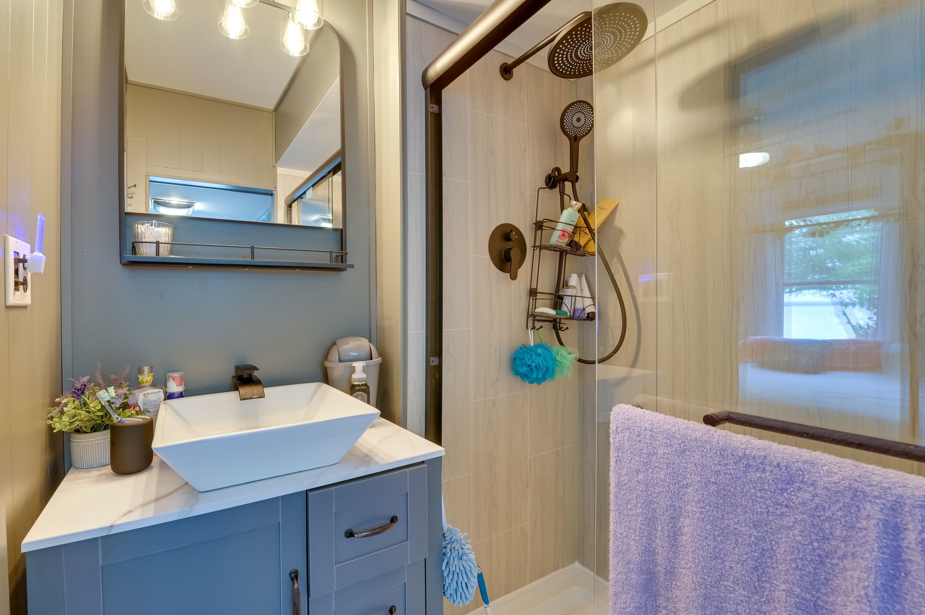 Full Bathroom | Walk-In Shower | Complimentary Toiletries | Towels Provided