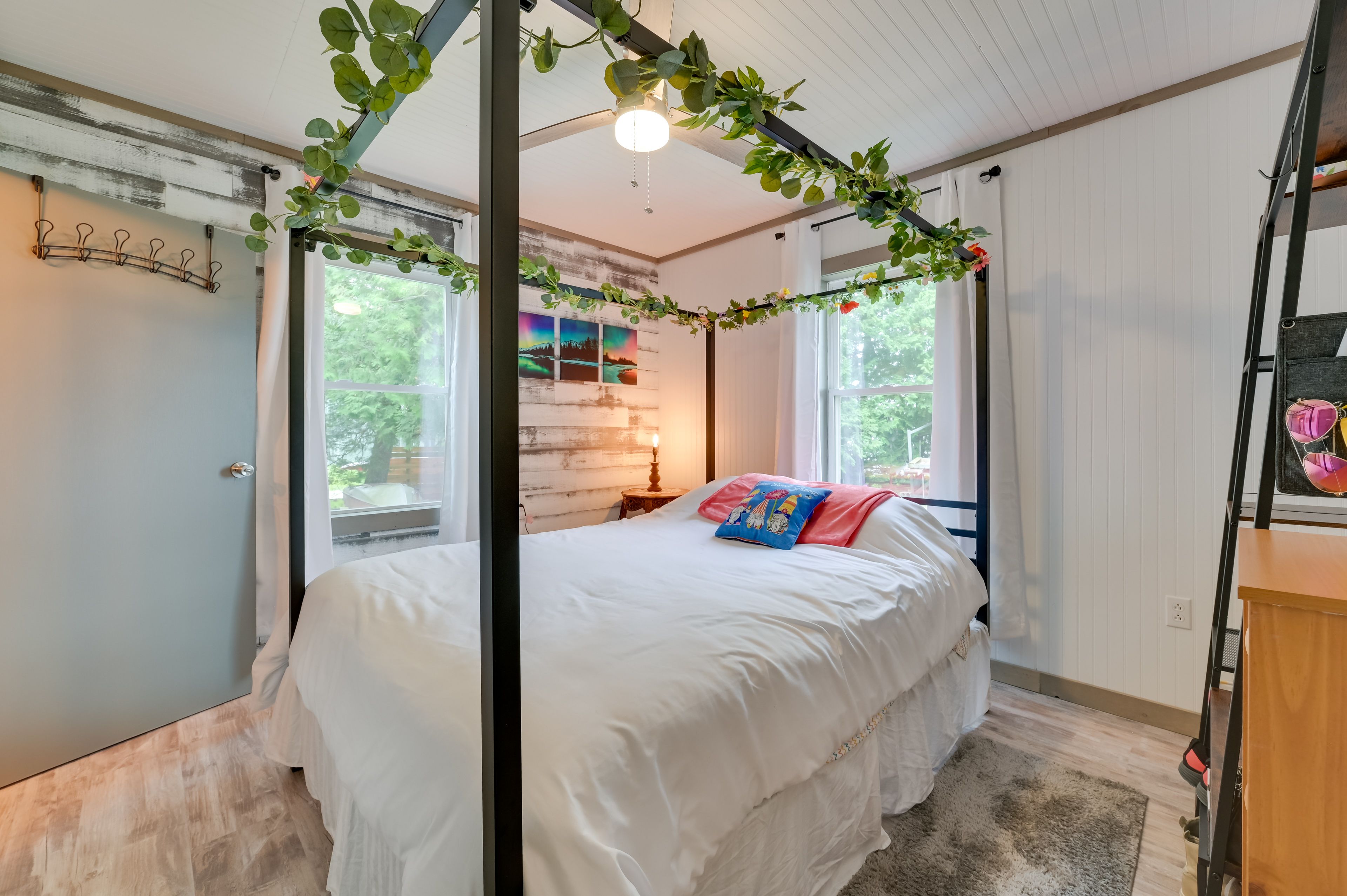 Bedroom 1 | Queen Bed | Linens Provided