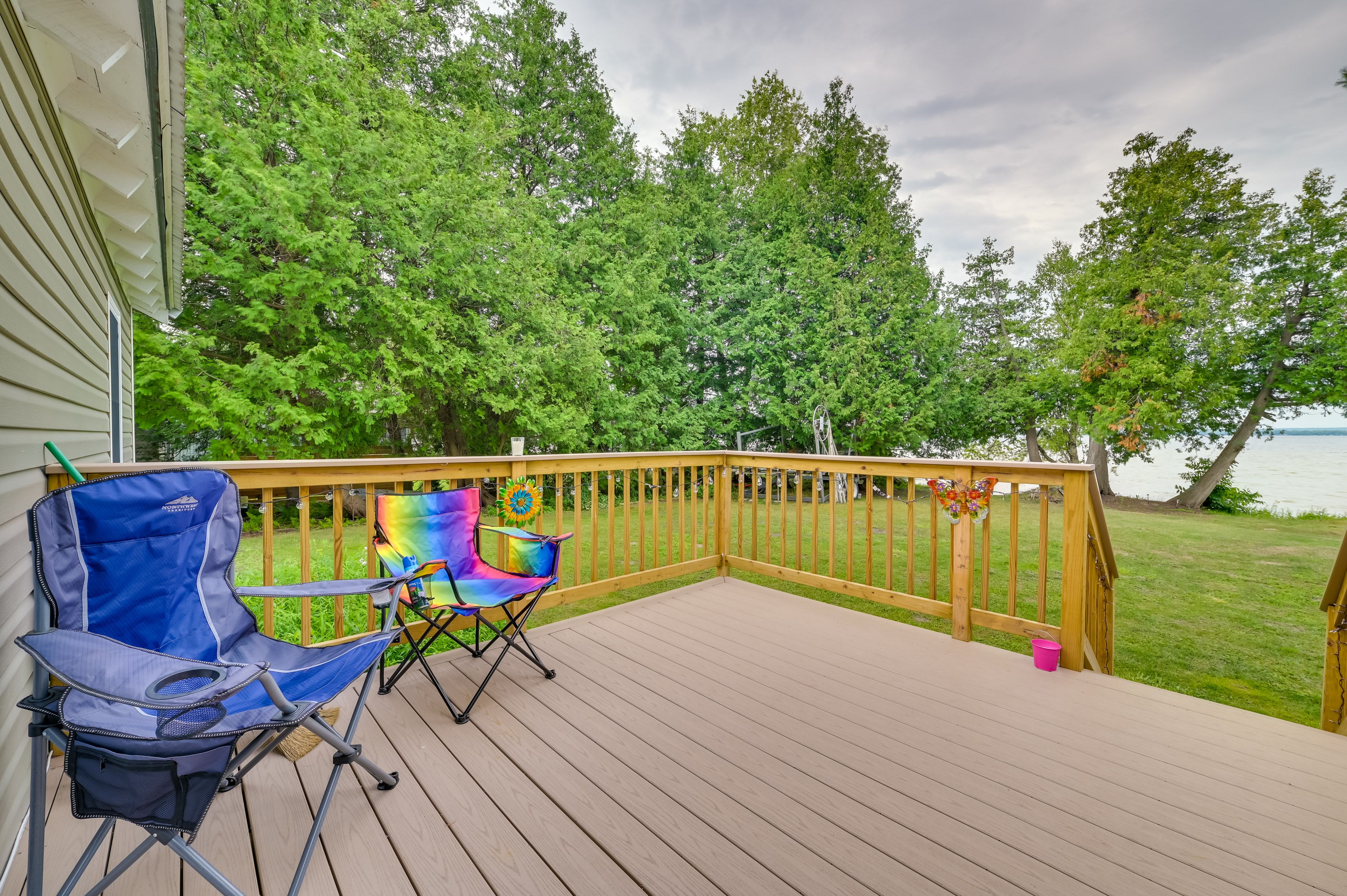 Deck | Outdoor Seating