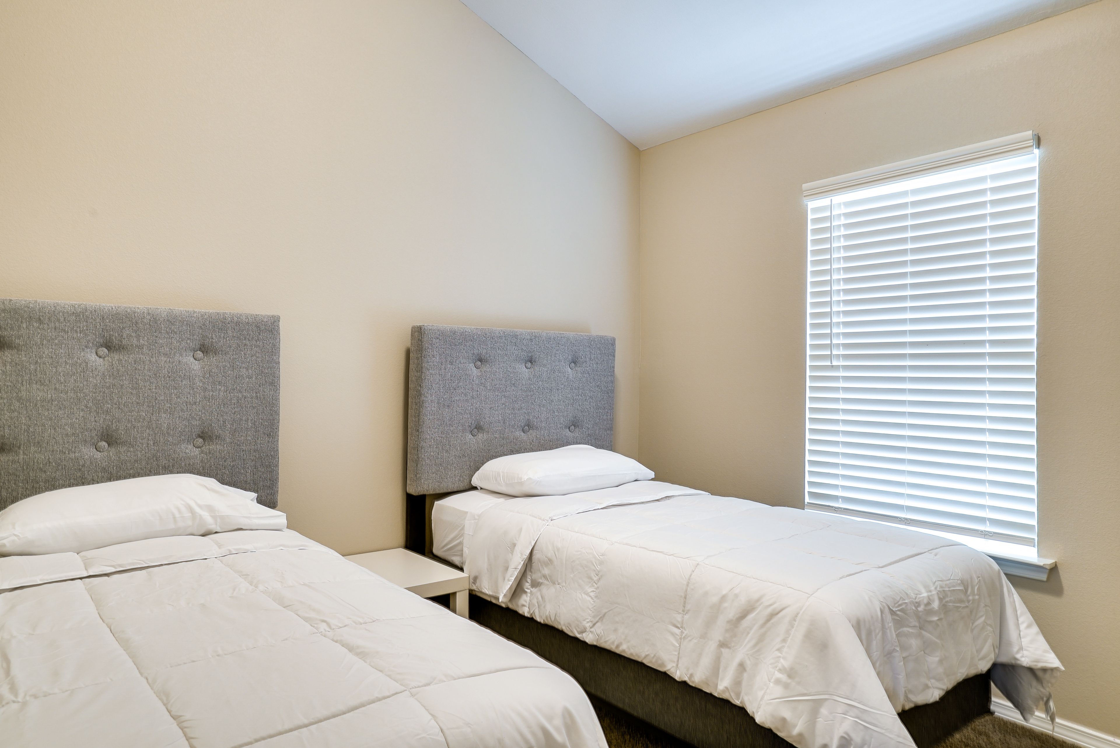 Bedroom 3 | 2 Twin Beds